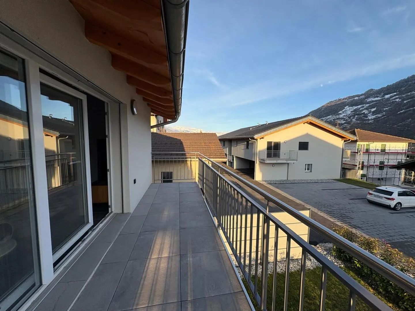 Magnificent 2.5 room apartment on the 1st floor with sunny balcony - Photo 7 of 8