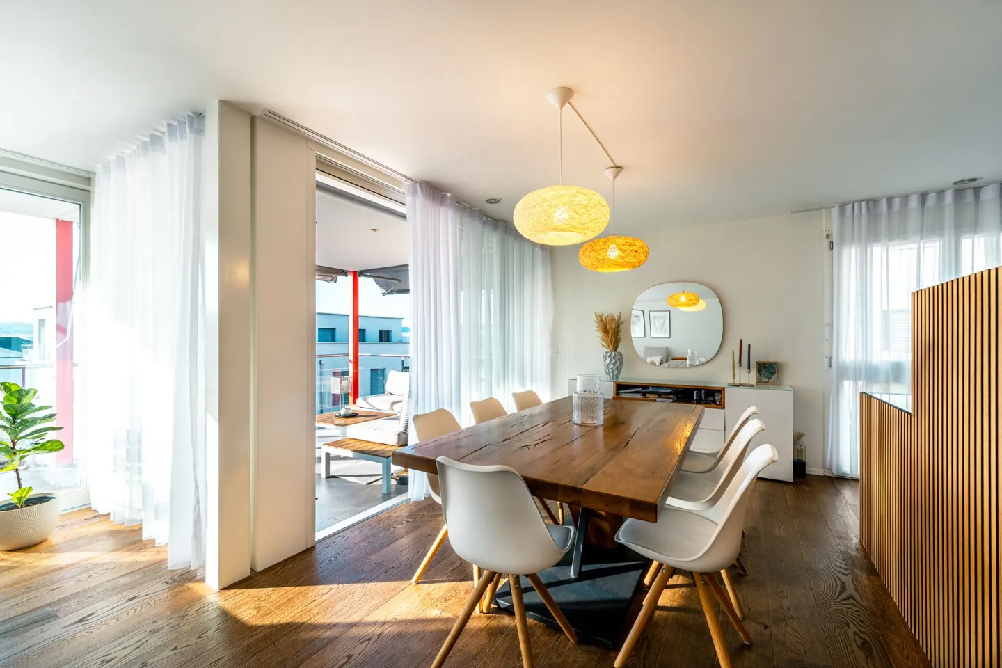 Spacious and Bright Family Apartment with a View - Photo 6 of 19