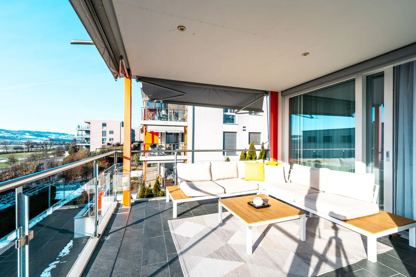 Spacious and Bright Family Apartment with a View - Photo 8 of 19