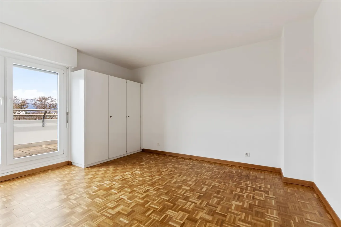 Take height in Meyrin - Fixed-term lease until 31.12.2028 - Photo 7 of 12