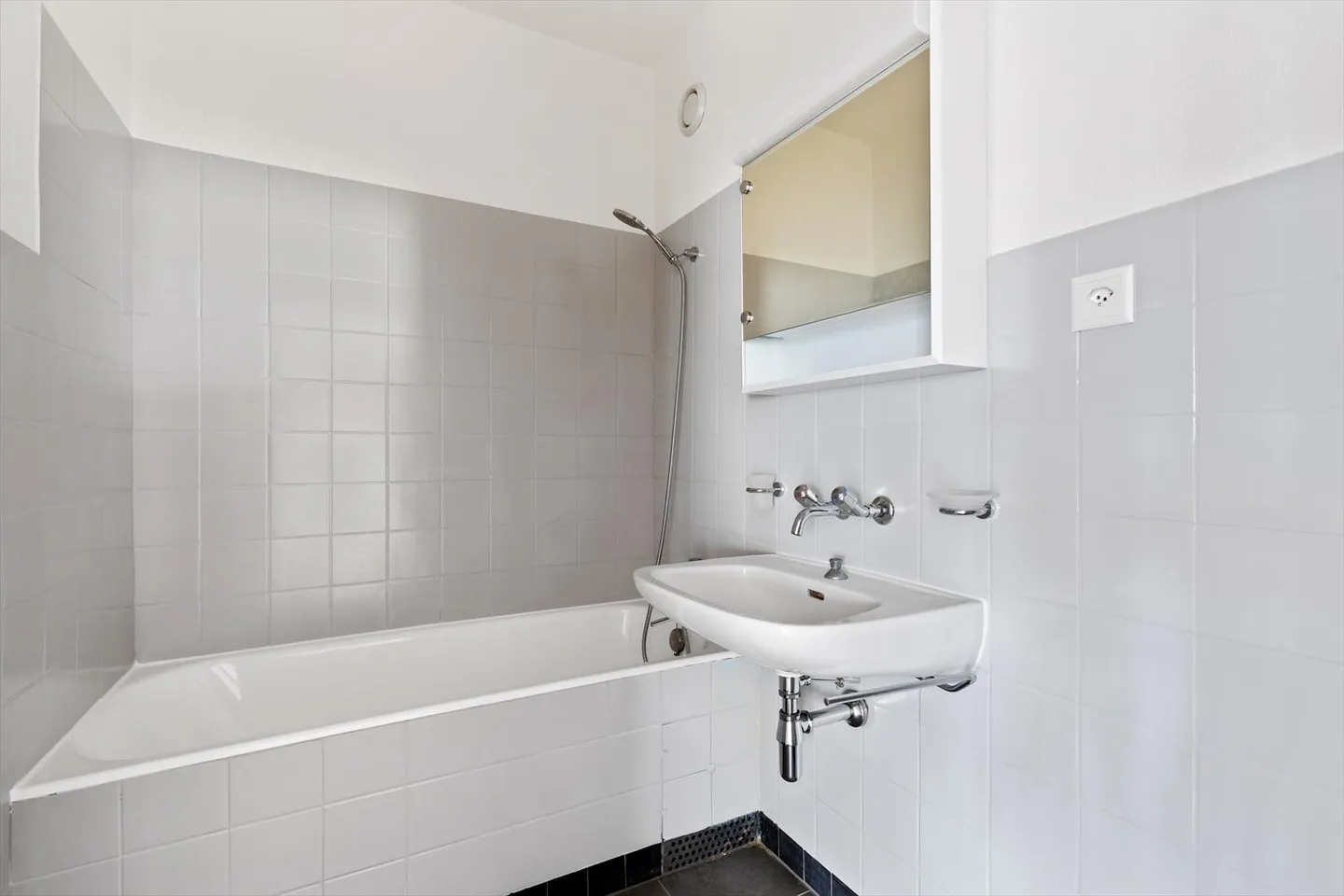 Take height in Meyrin - Fixed-term lease until 31.12.2028 - Photo 9 of 12