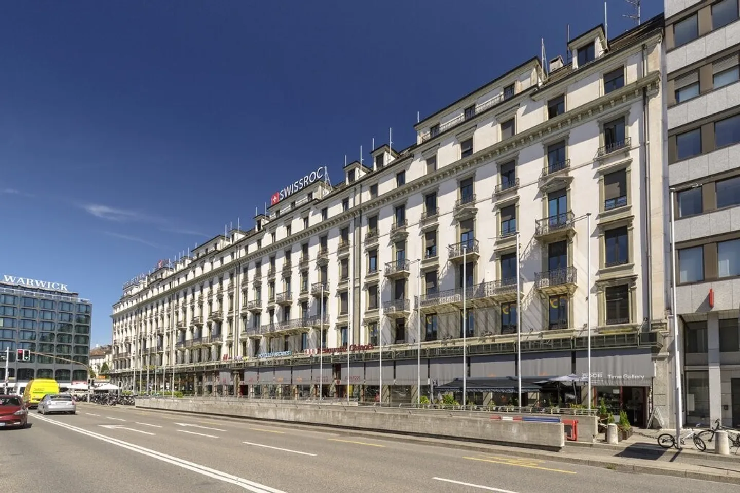 Bright offices of 110 m2 Strategic location - Photo 1 of 6