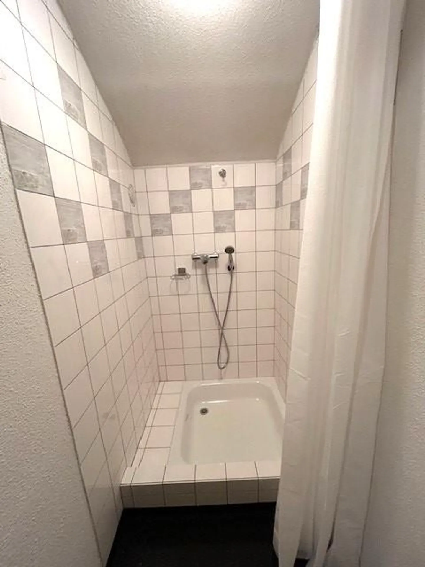 Appartement 1.5 pièces dans le paradis de la neige - Photo 2 sur 10