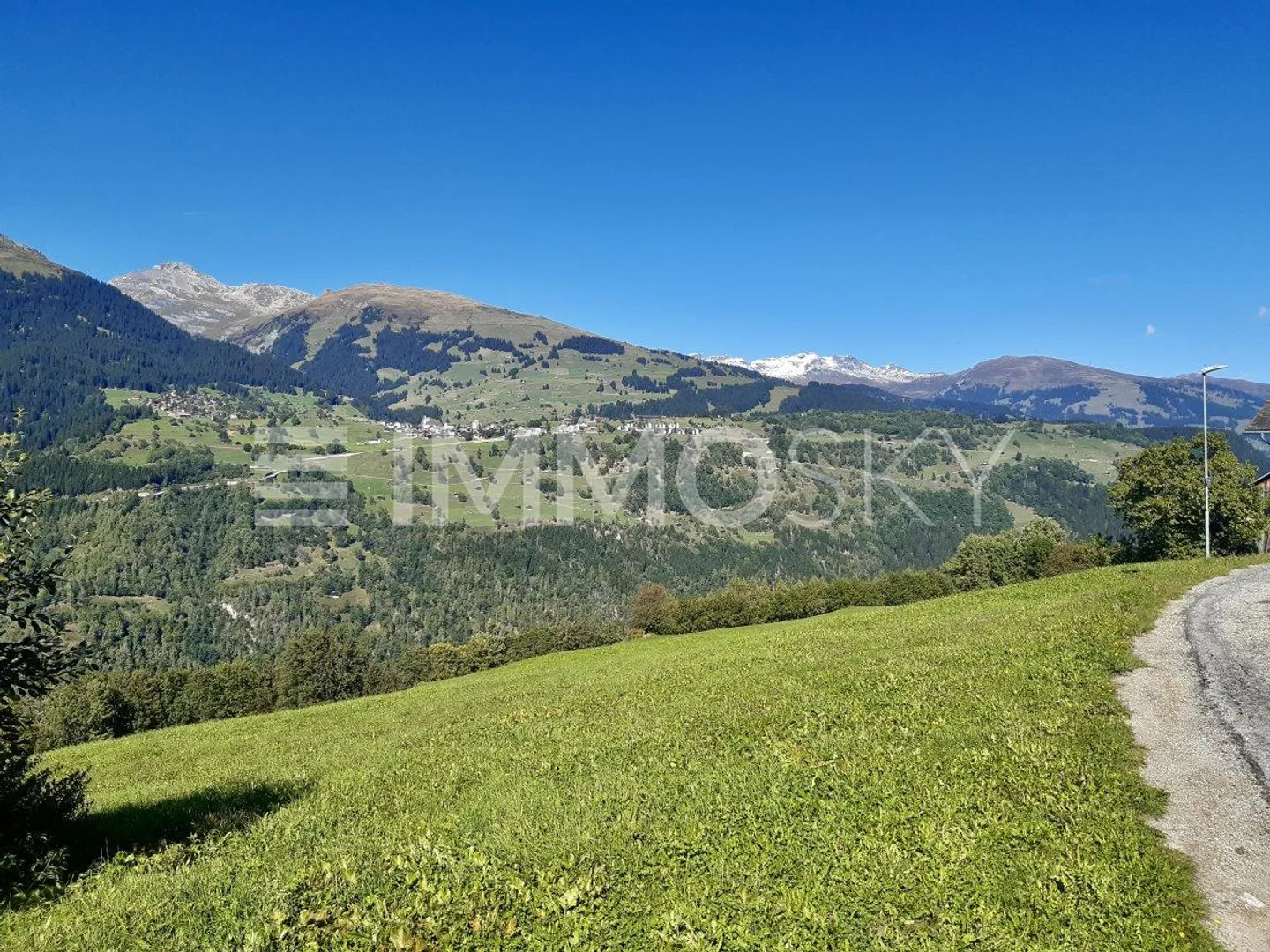 Einzigartiges Baugrundstück mit Bergblick - Foto 1 von 5