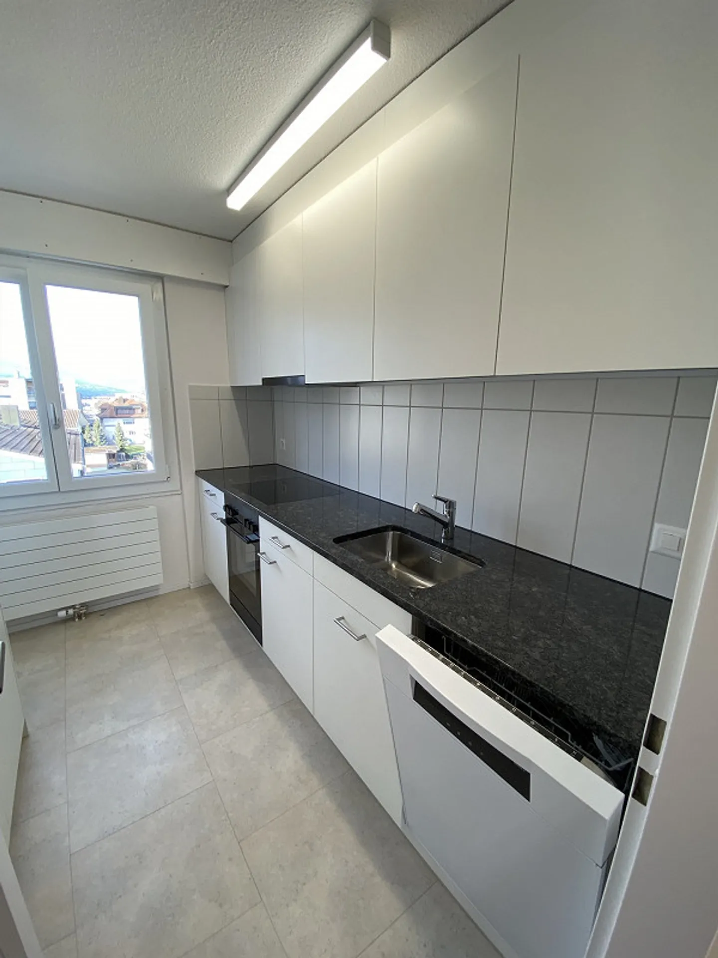 Appartamento 4.5 locali 5° piano con vista lago - Foto 4 di 12