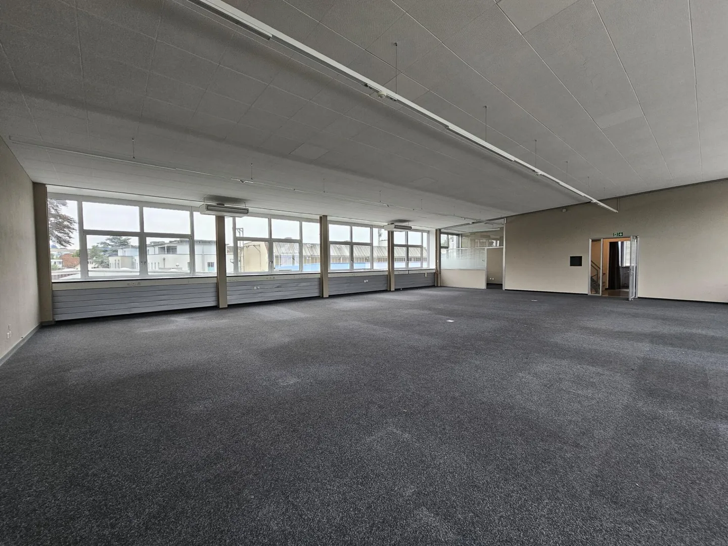 Spazio commerciale versatile in una posizione centrale - Foto 1 di 4