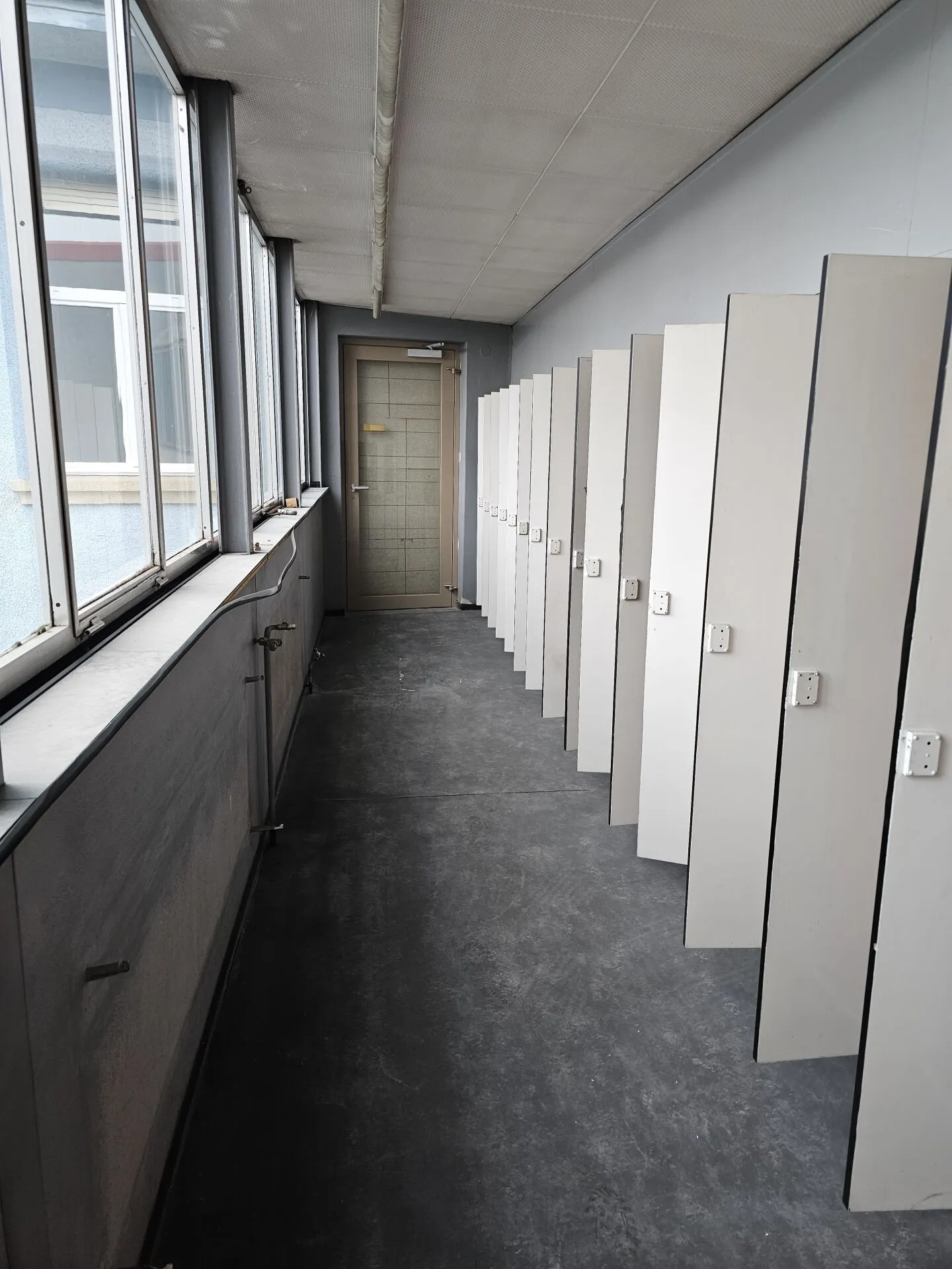 Spazio commerciale versatile in una posizione centrale - Foto 3 di 4