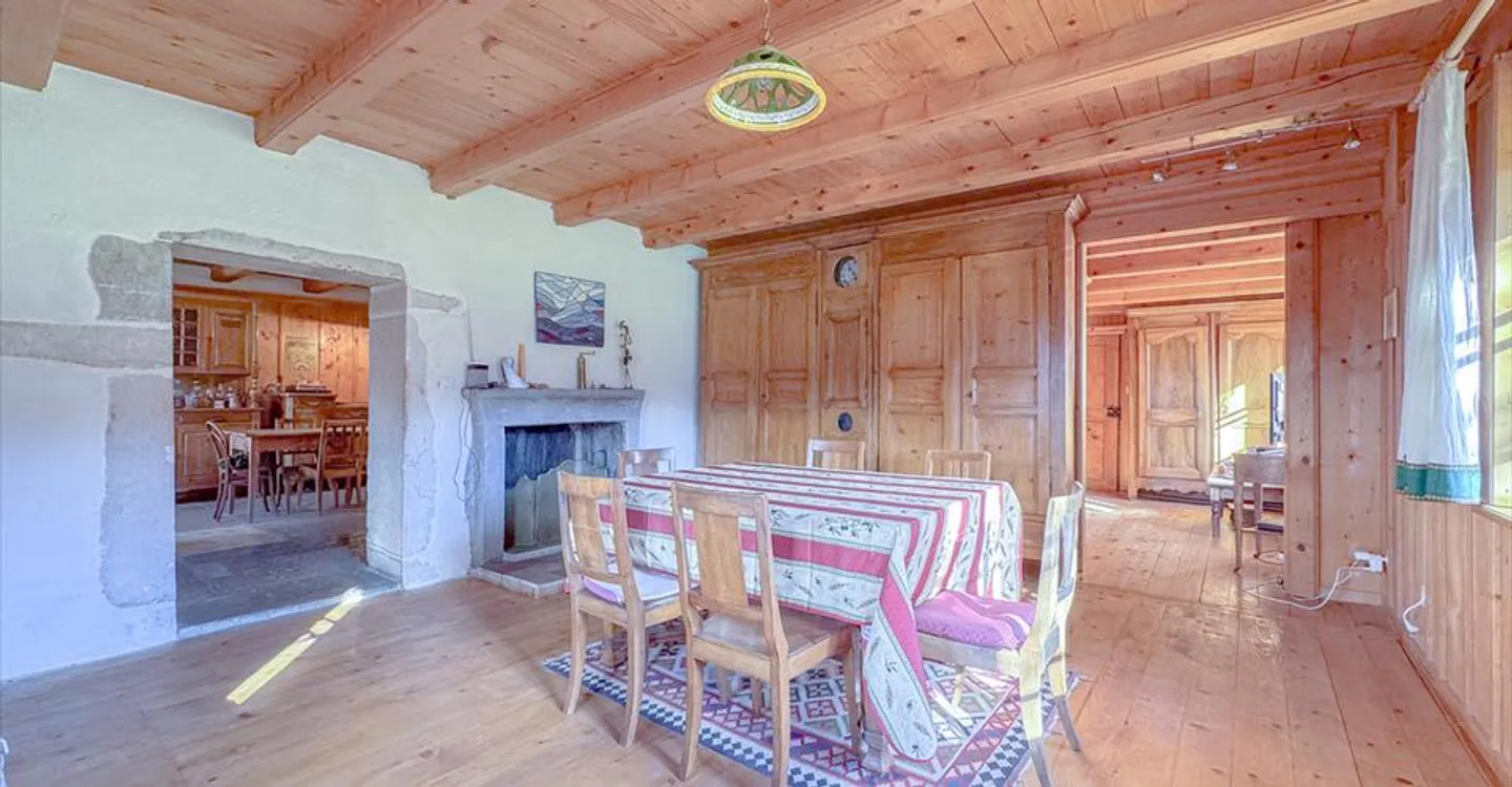 Wunderschön renoviertes neuchâteloises Reihenhaus mit 6,5 Zimmern - Foto 7 von 12
