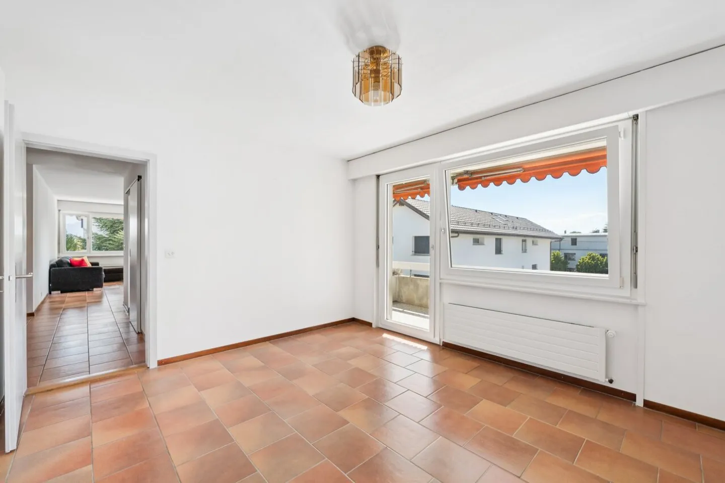 4.5 pièces avec grand balcon-terrasse et garage-box au cœur de Prilly - Foto 3 di 8