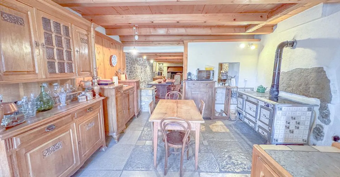 Wunderschön renoviertes neuchâteloises Reihenhaus mit 6,5 Zimmern - Foto 5 von 12