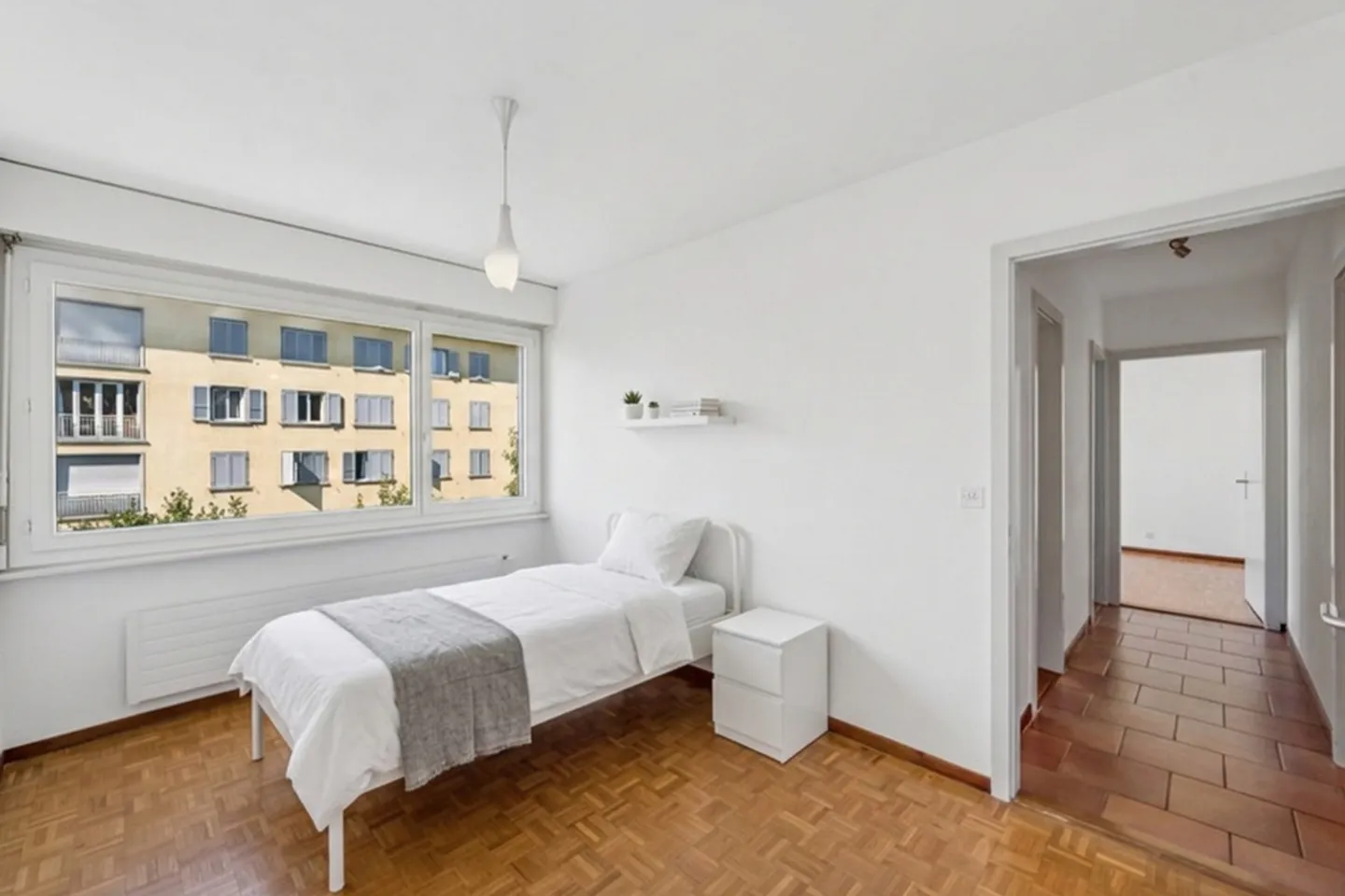 4.5 pièces avec grand balcon-terrasse et garage-box au cœur de Prilly - Foto 4 di 8