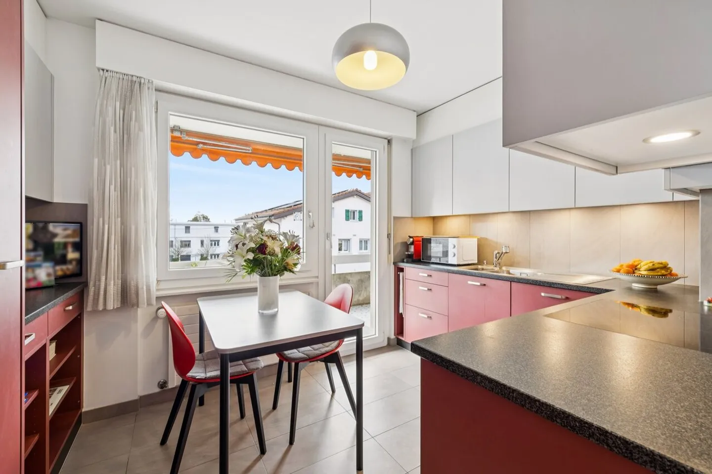 4.5 pièces avec grand balcon-terrasse et garage-box au cœur de Prilly - Foto 5 di 8