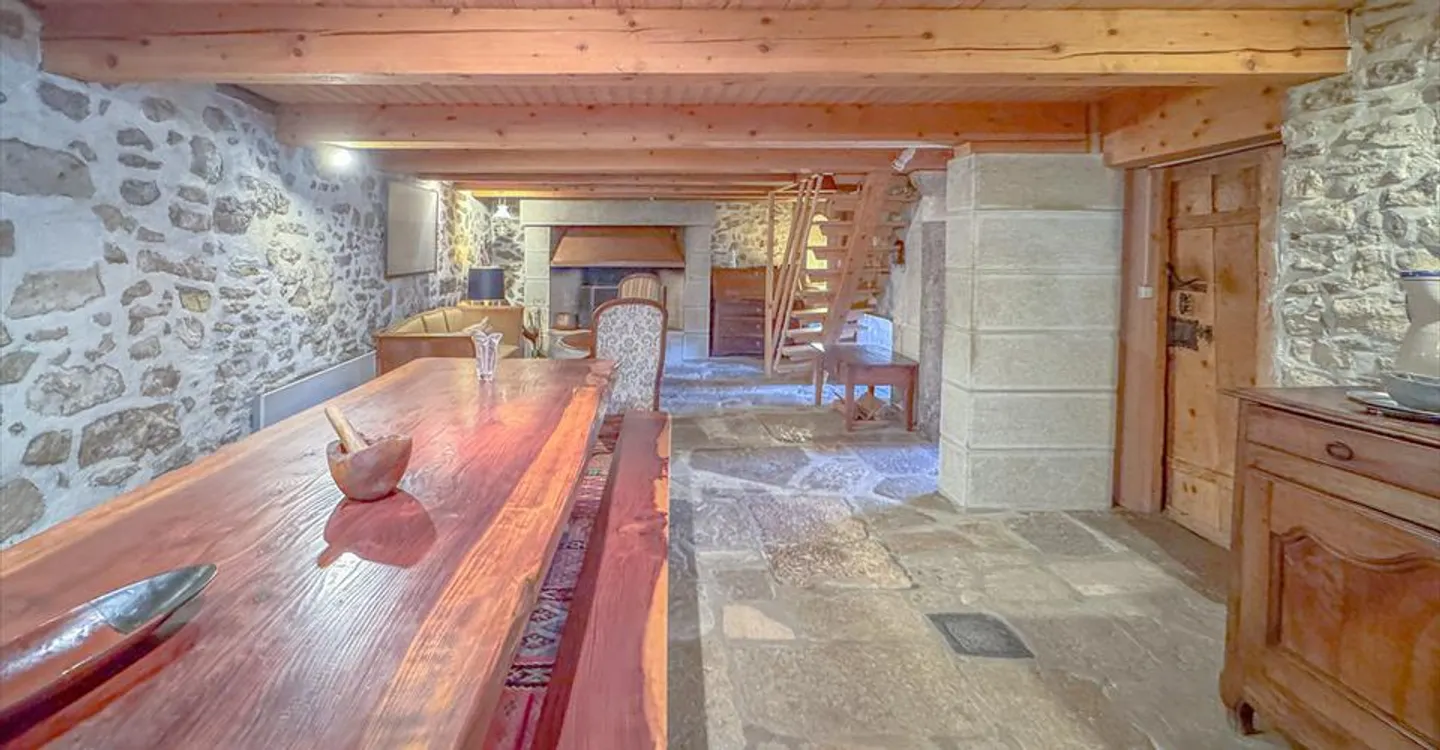 Wunderschön renoviertes neuchâteloises Reihenhaus mit 6,5 Zimmern - Foto 9 von 12