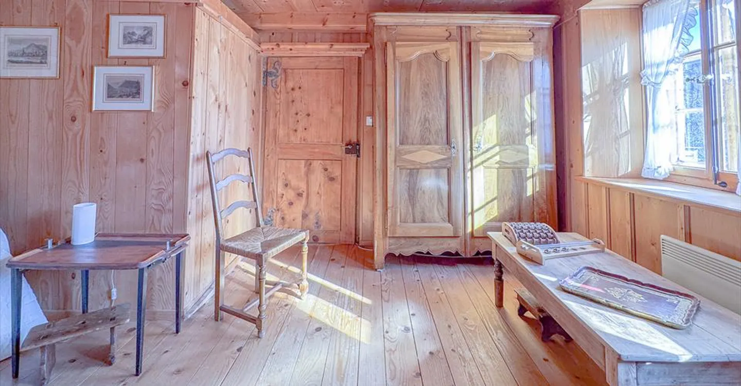 Wunderschön renoviertes neuchâteloises Reihenhaus mit 6,5 Zimmern - Foto 10 von 12