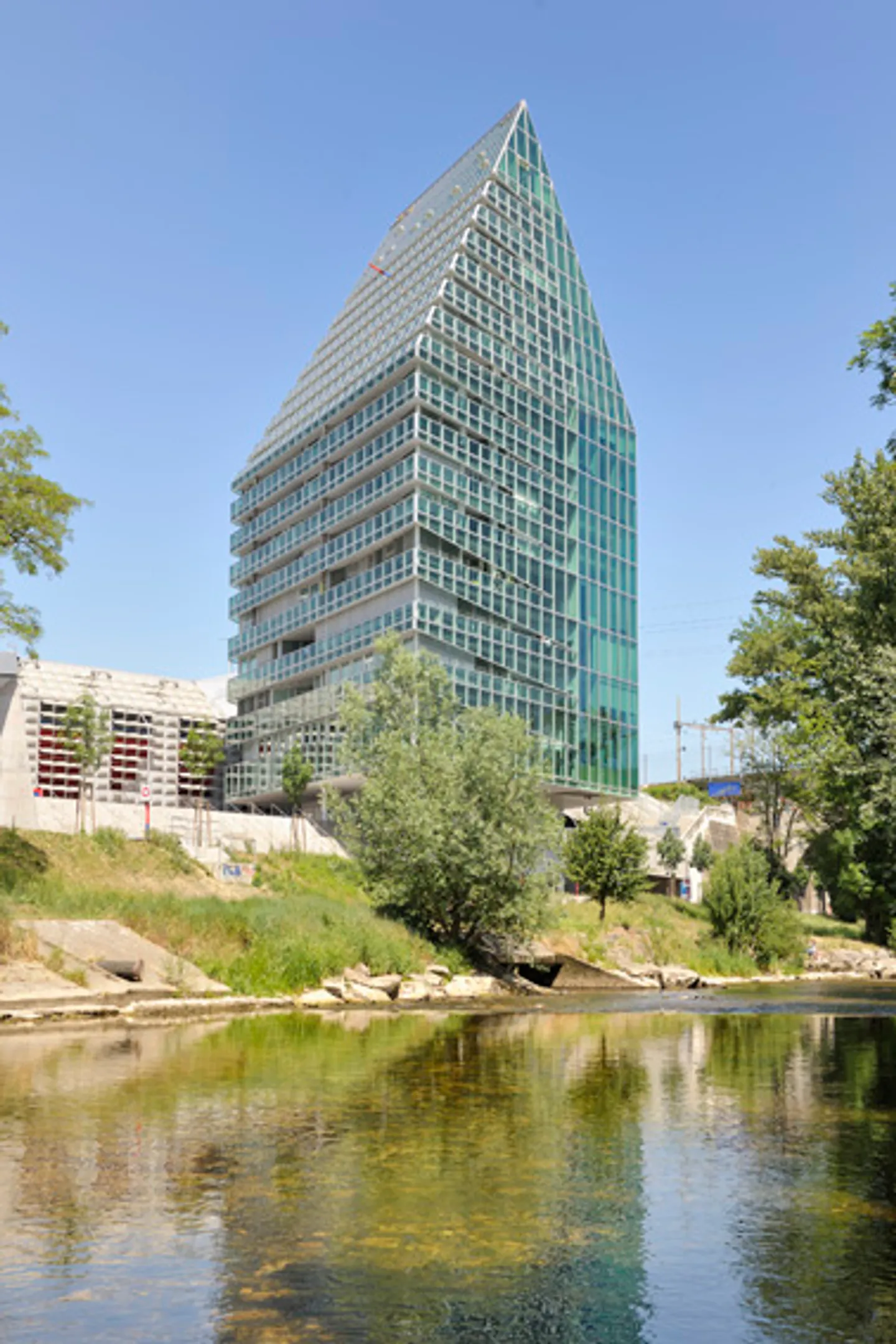 Helle Wohnung mit Shopping-Zugang - Foto 1 von 8