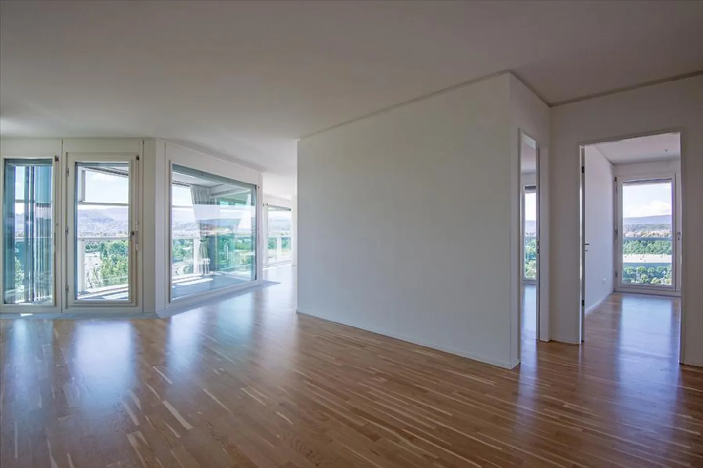 Helle Wohnung mit Shopping-Zugang - Foto 2 von 8