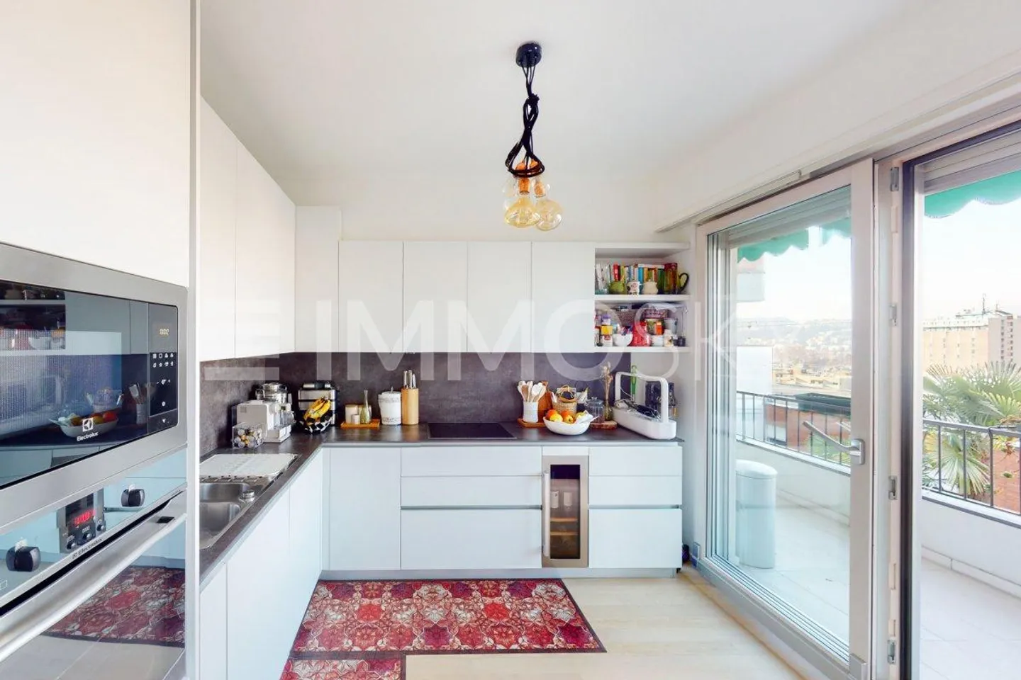 Dans le centre-ville, étage panoramique élevé avec vue sur le lac - Photo 2 sur 5