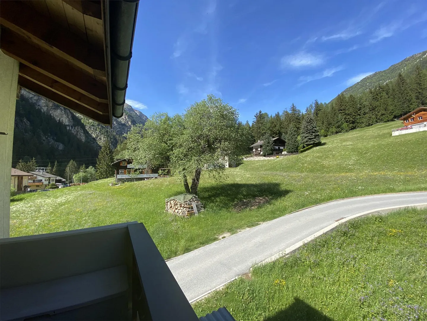 Charmante appartement de 3,5 pièces avec vue sur le Breithorn - Photo 12 sur 16