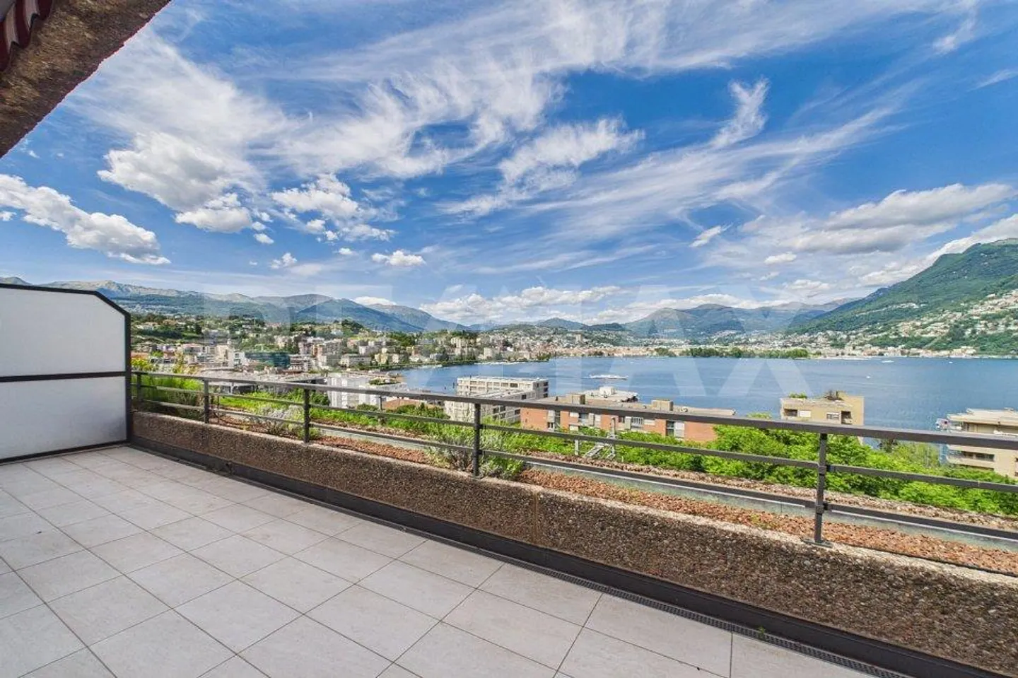 Appartamento elegante con vista lago - Foto 5 di 13