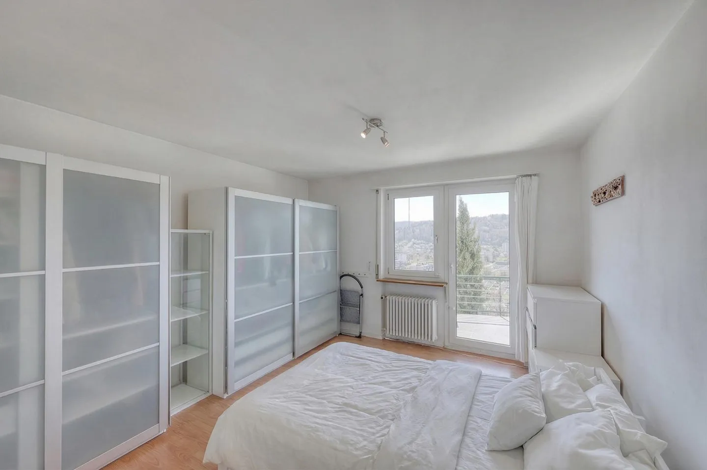 Thrones above Nussbaumen – Where far-sightedness meets many possibilities! - Photo 4 of 5