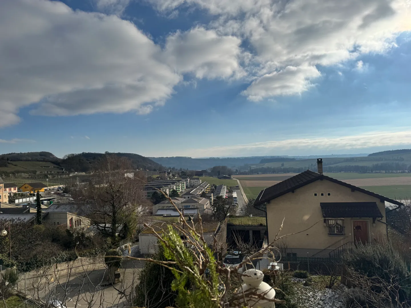 Investment Property in La Sarraz - Photo 2 of 7