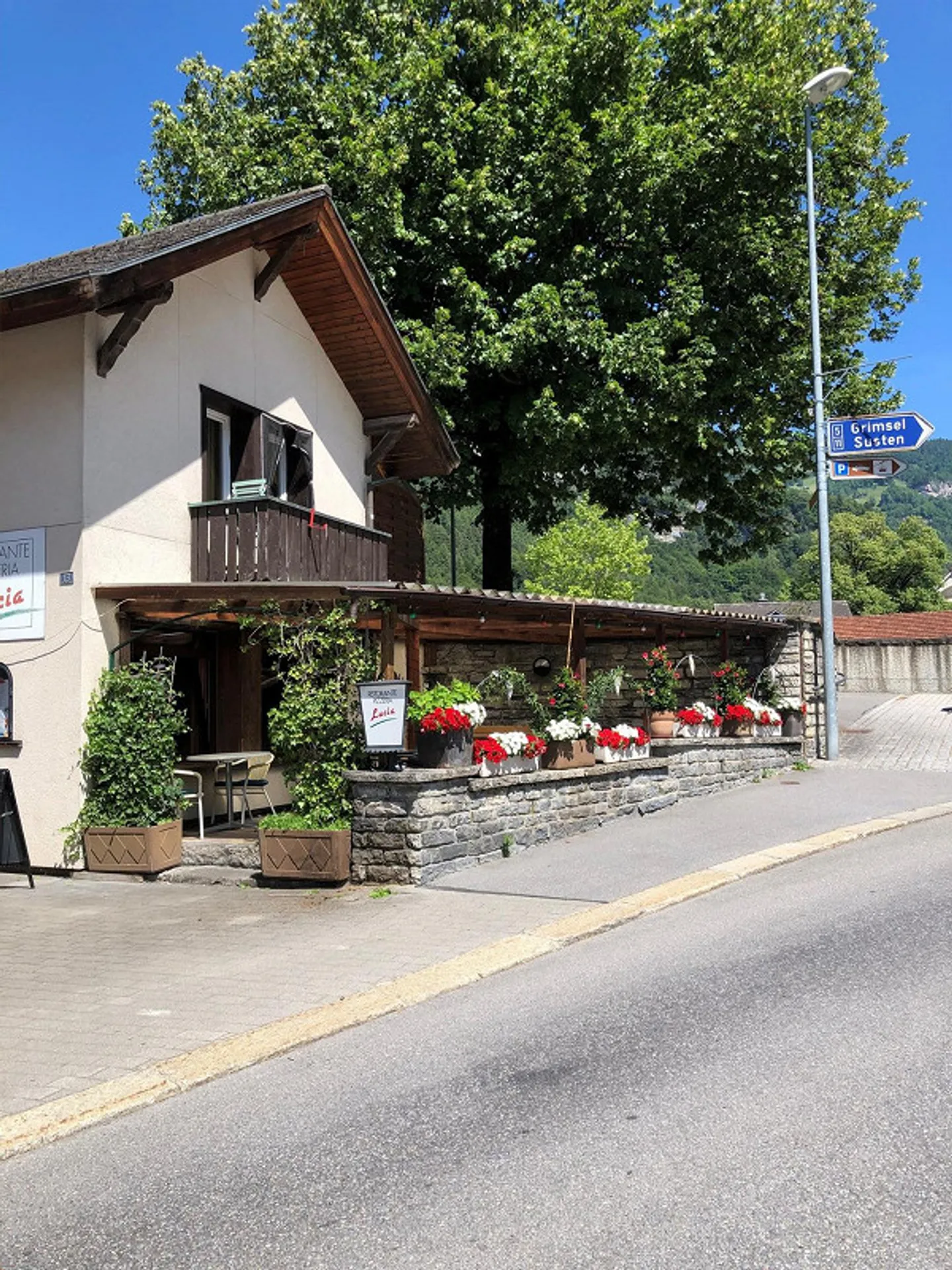 Wohnung mit Restaurant in Meiringen - Foto 2 von 13