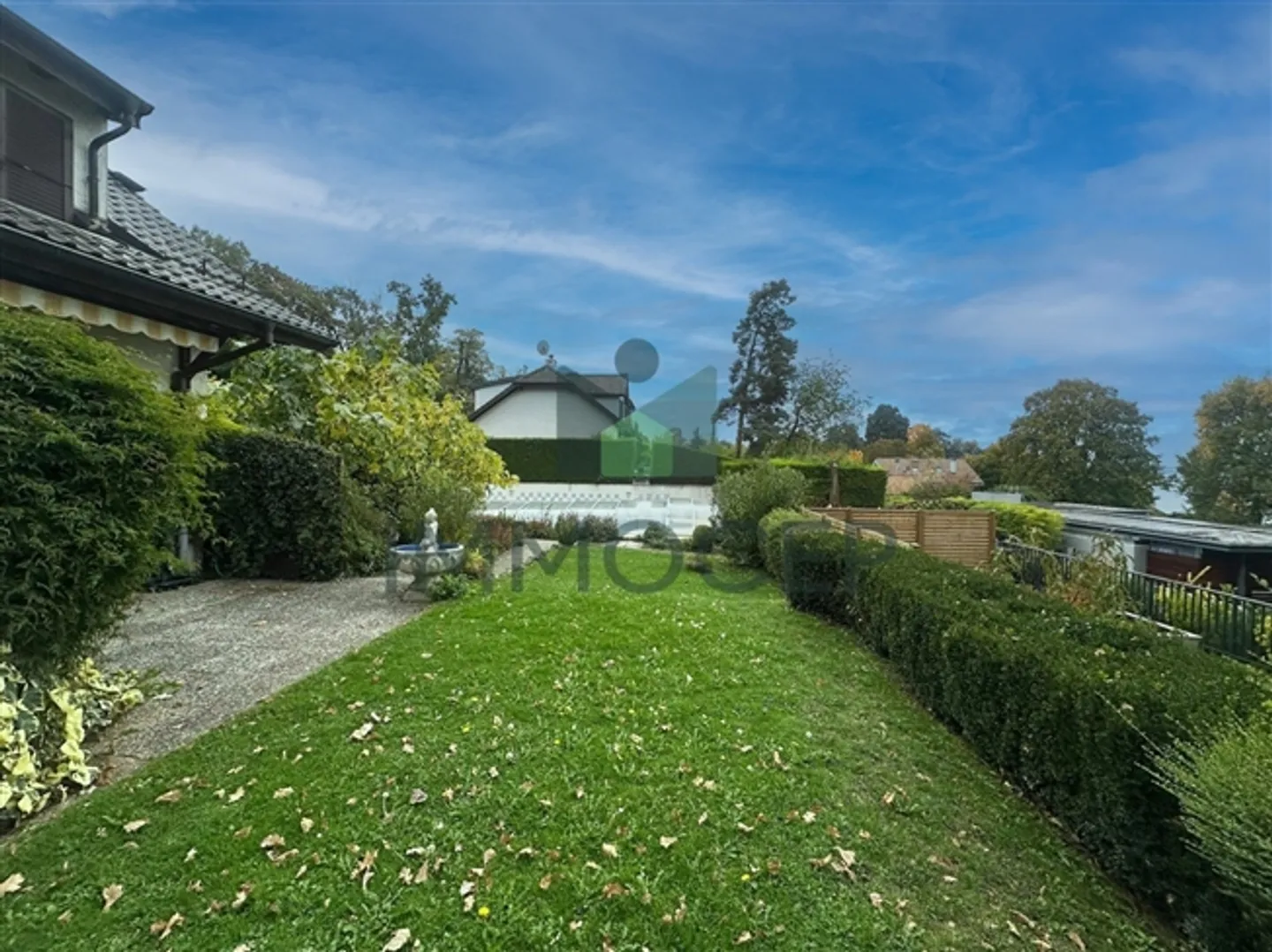 Rare detached villa of 200 m2 living space on a plot of 920 m2 - Photo 3 of 9