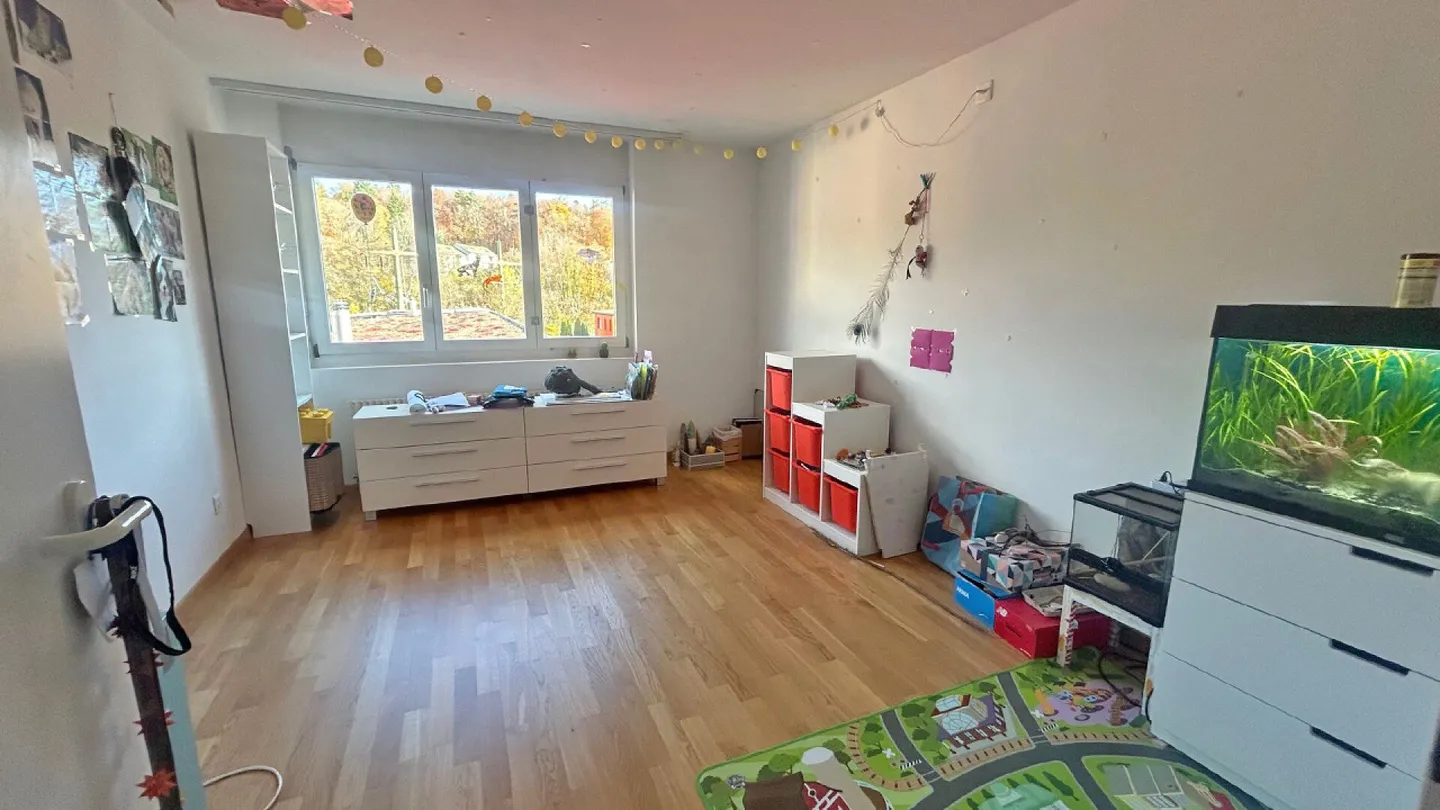 5.5 Zimmerwohnung mit zwei schönen Balkonen (2. OG rechts) - Foto 6 von 10