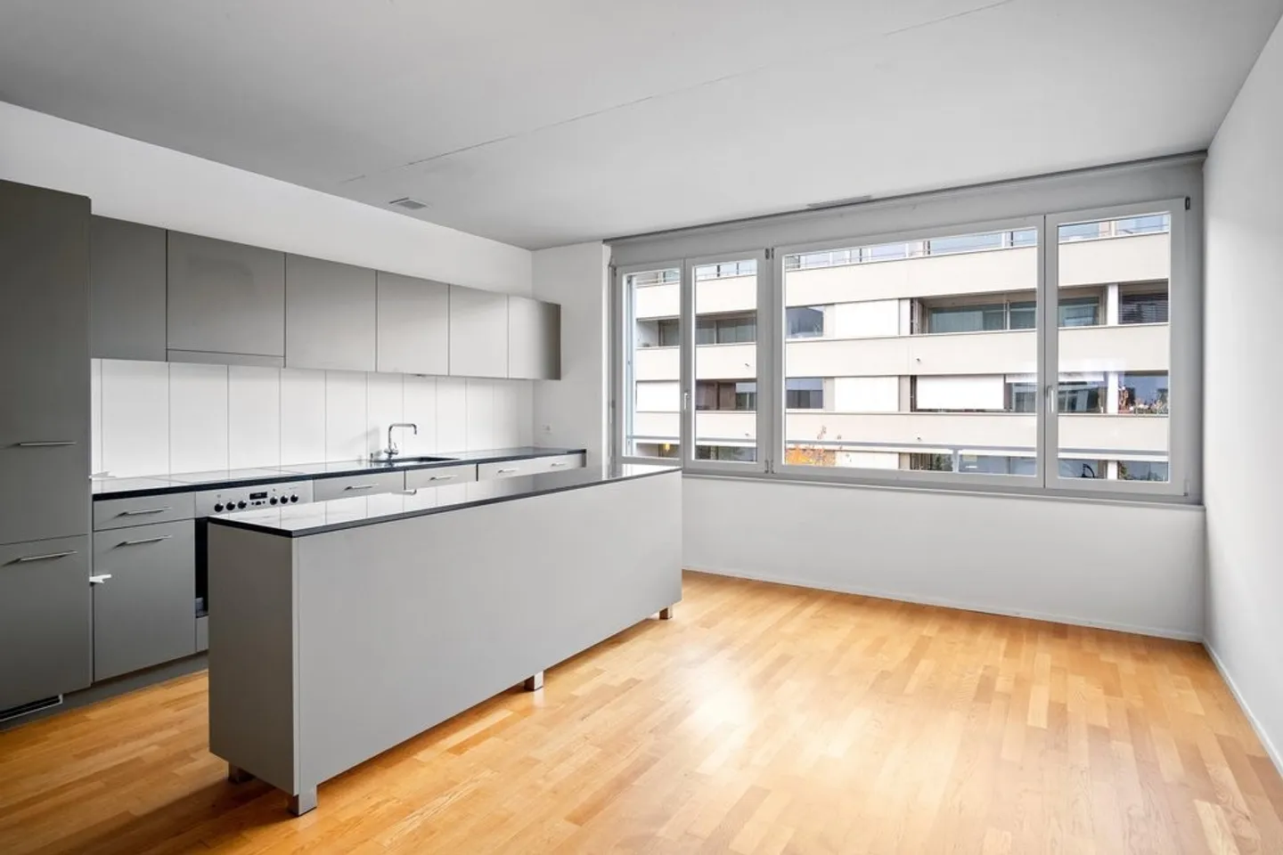 Stilvolle Wohnung mit grosser Loggia - Foto 2 von 11