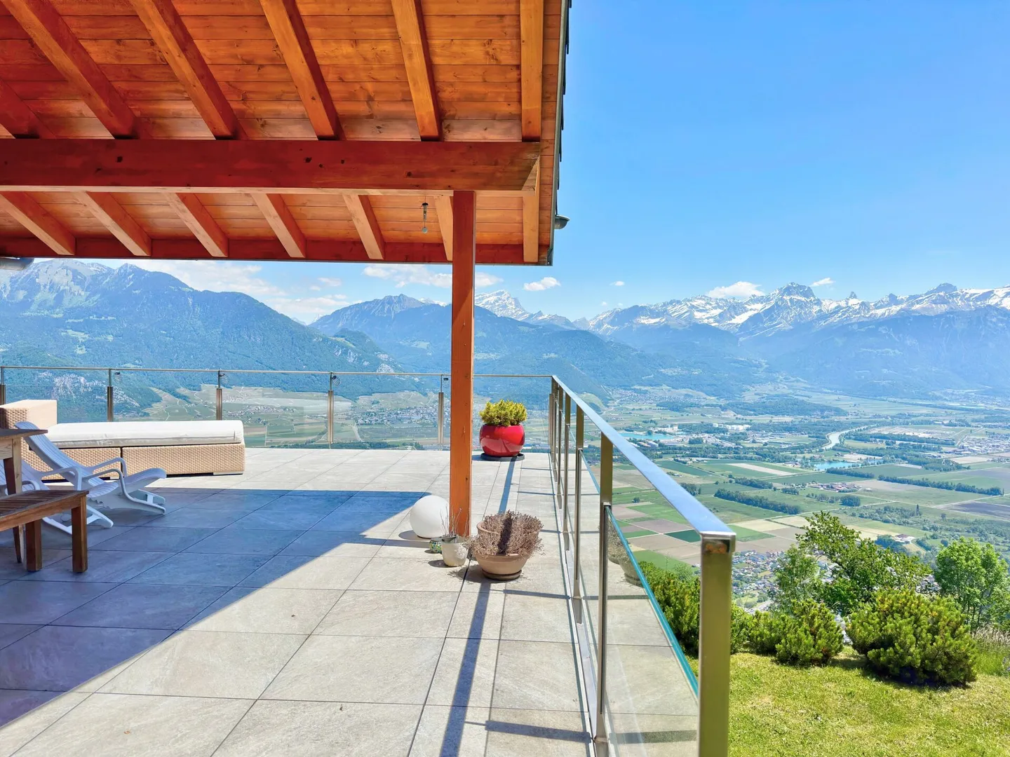 Chalet contemporain avec jardin - Photo 1 sur 15