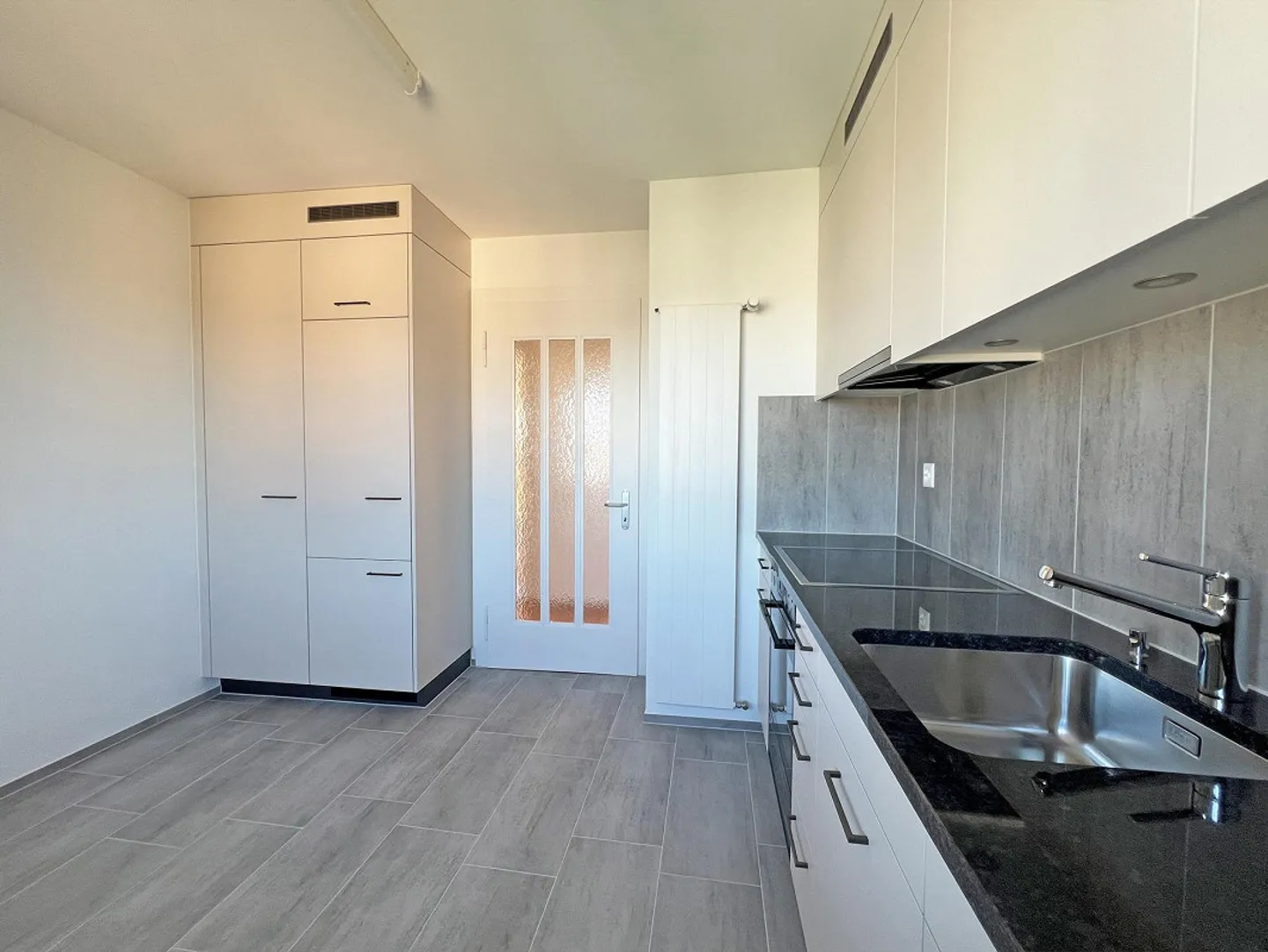 Appartamento 4.0 stanze appena ristrutturato con balcone - Foto 3 di 13