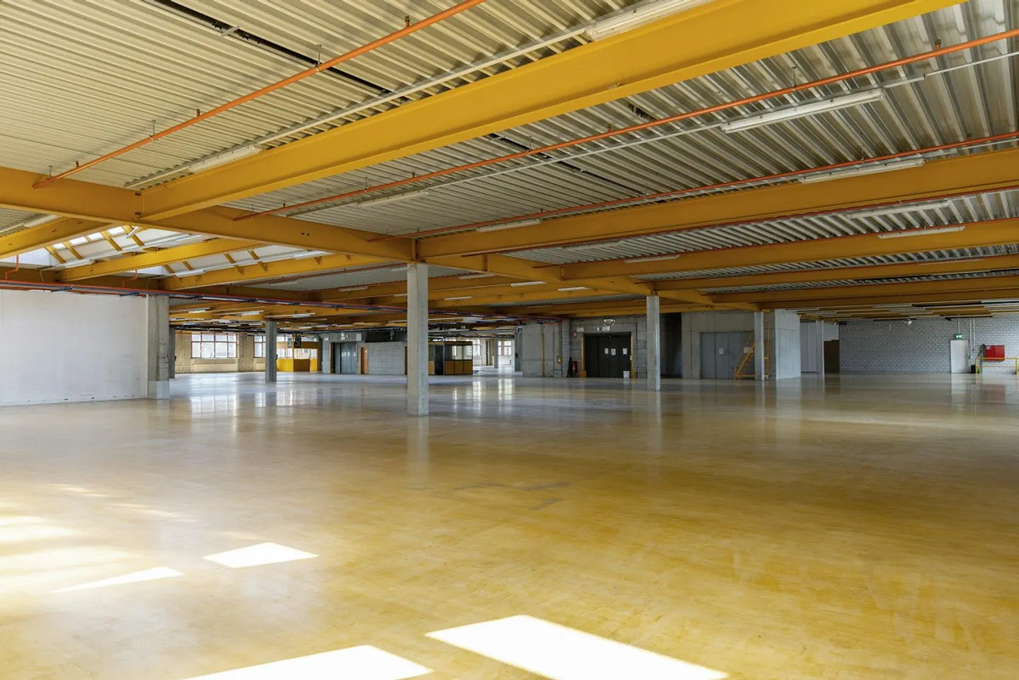 Proprietà commerciale attraente - Ideale per produzione e stoccaggio - Foto 6 di 13