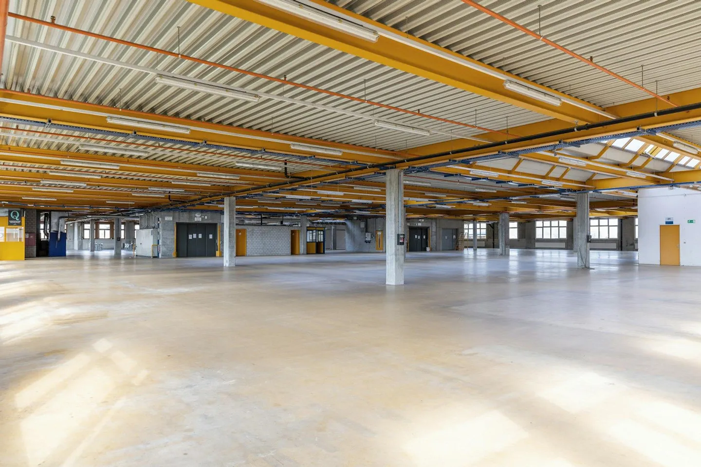 Proprietà commerciale attraente - Ideale per produzione e stoccaggio - Foto 7 di 13