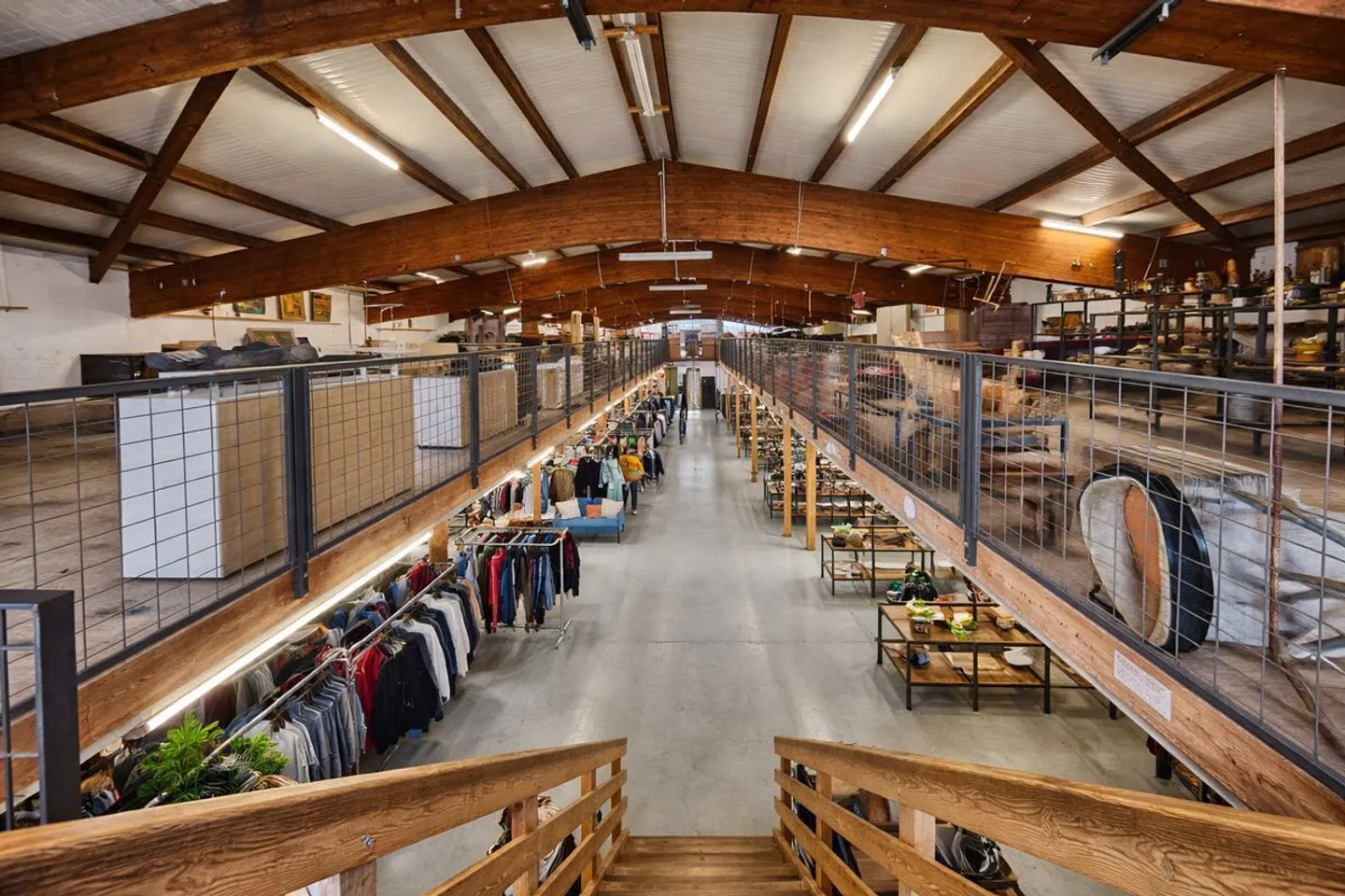 ATTRACTIVE COMMERCIAL SPACE IN A CENTRAL LOCATION - FLEXIBLE, SPACIOUS AND LOGISTICALLY OPTIMAL - Photo 5 of 10