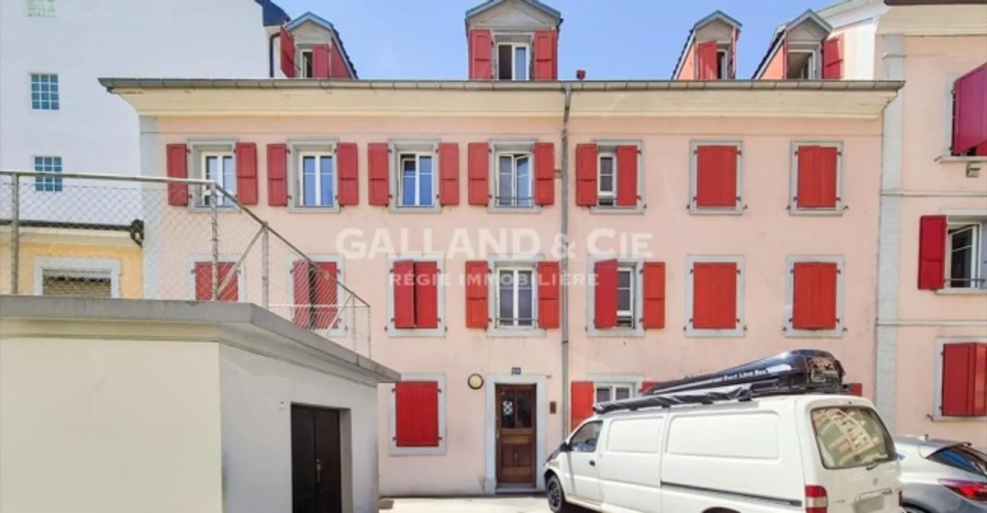 Office space for rent - Photo 1 of 2