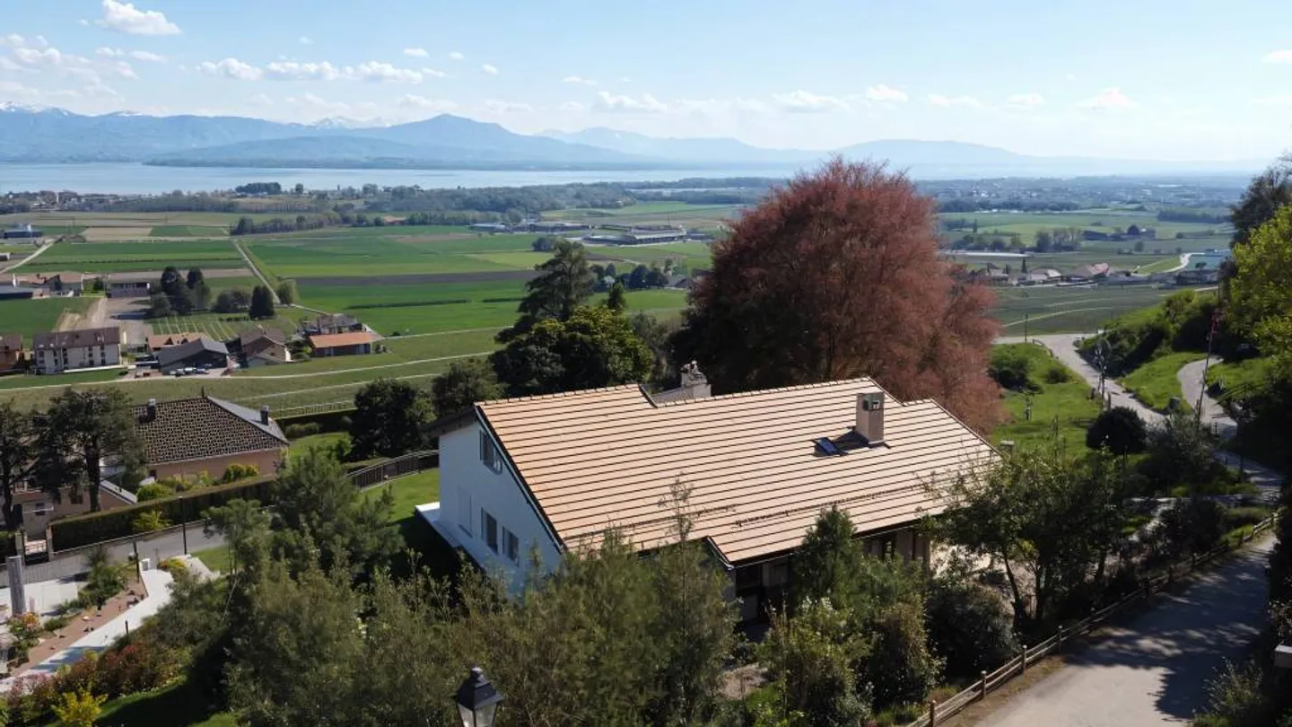 Stunning View from this Detached House - Photo 2 of 2