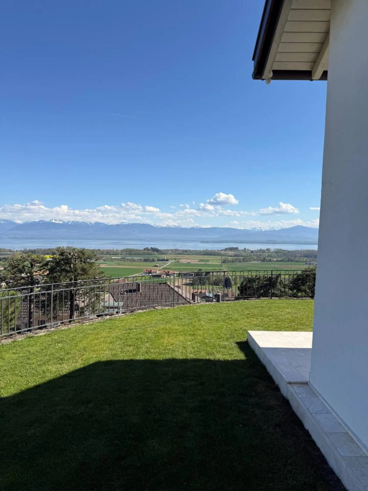 Stunning View from this Detached House - Photo 1 of 2