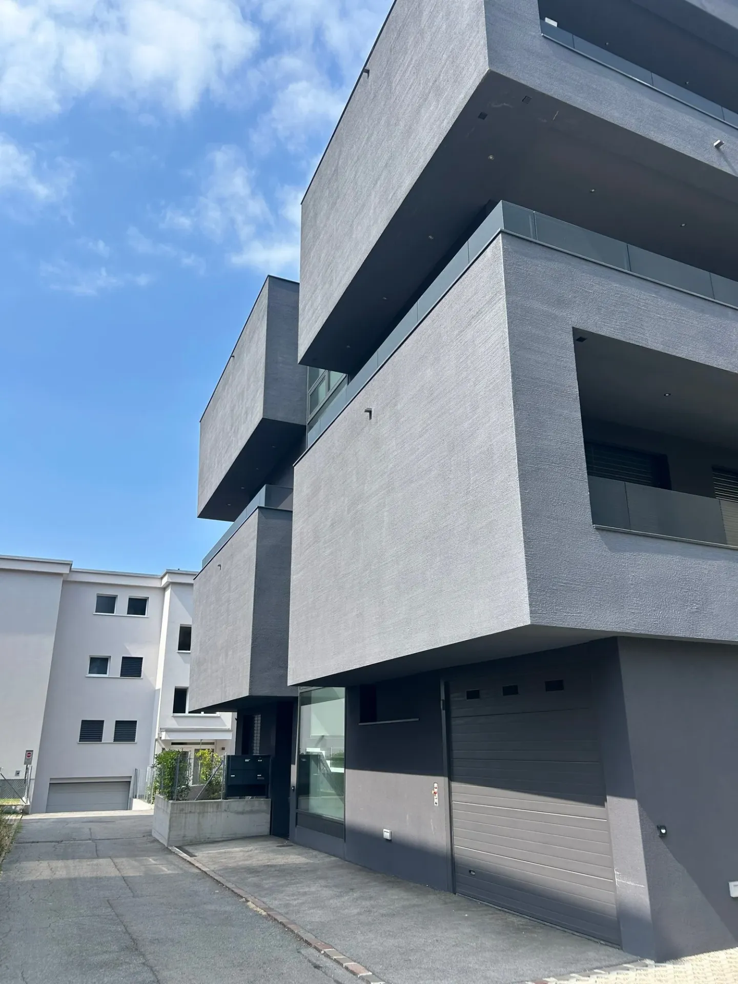 CANOBBIO - MODERN 4.5-ROOM APARTMENT WITH GARDEN FOR SALE - Photo 1 of 11