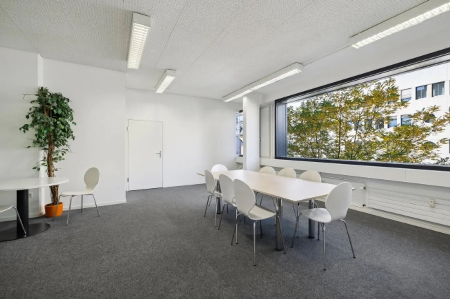 Espace de Bureau Moderne - Photo 1 sur 7