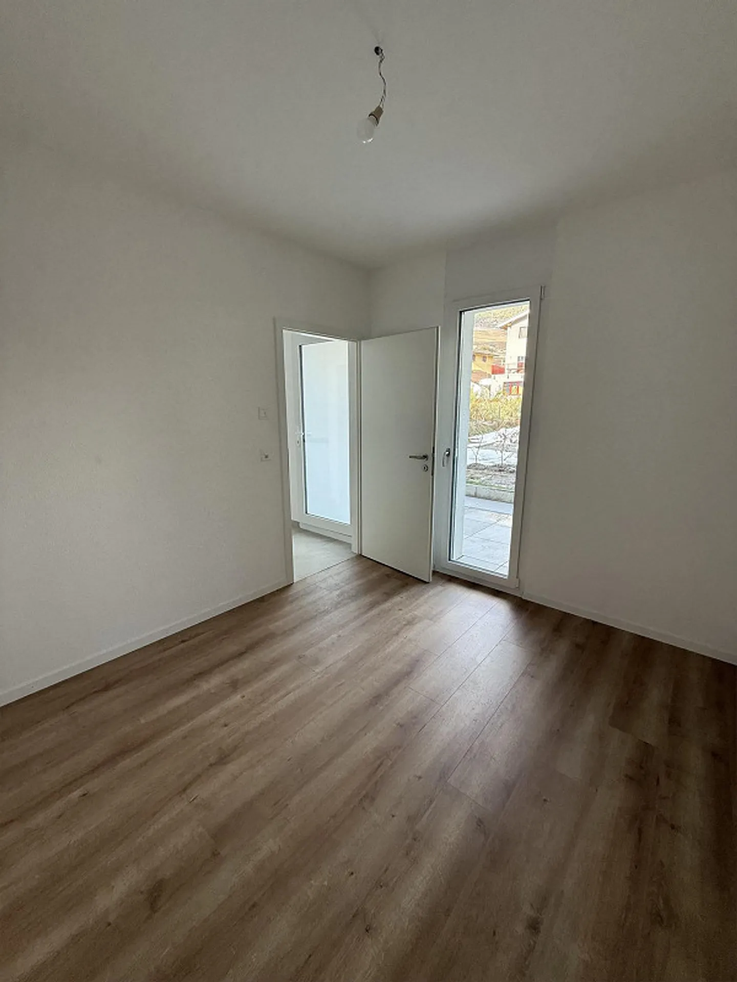 NEW - Never lived in - 2.5 rooms with garden and private basement - Photo 5 of 14