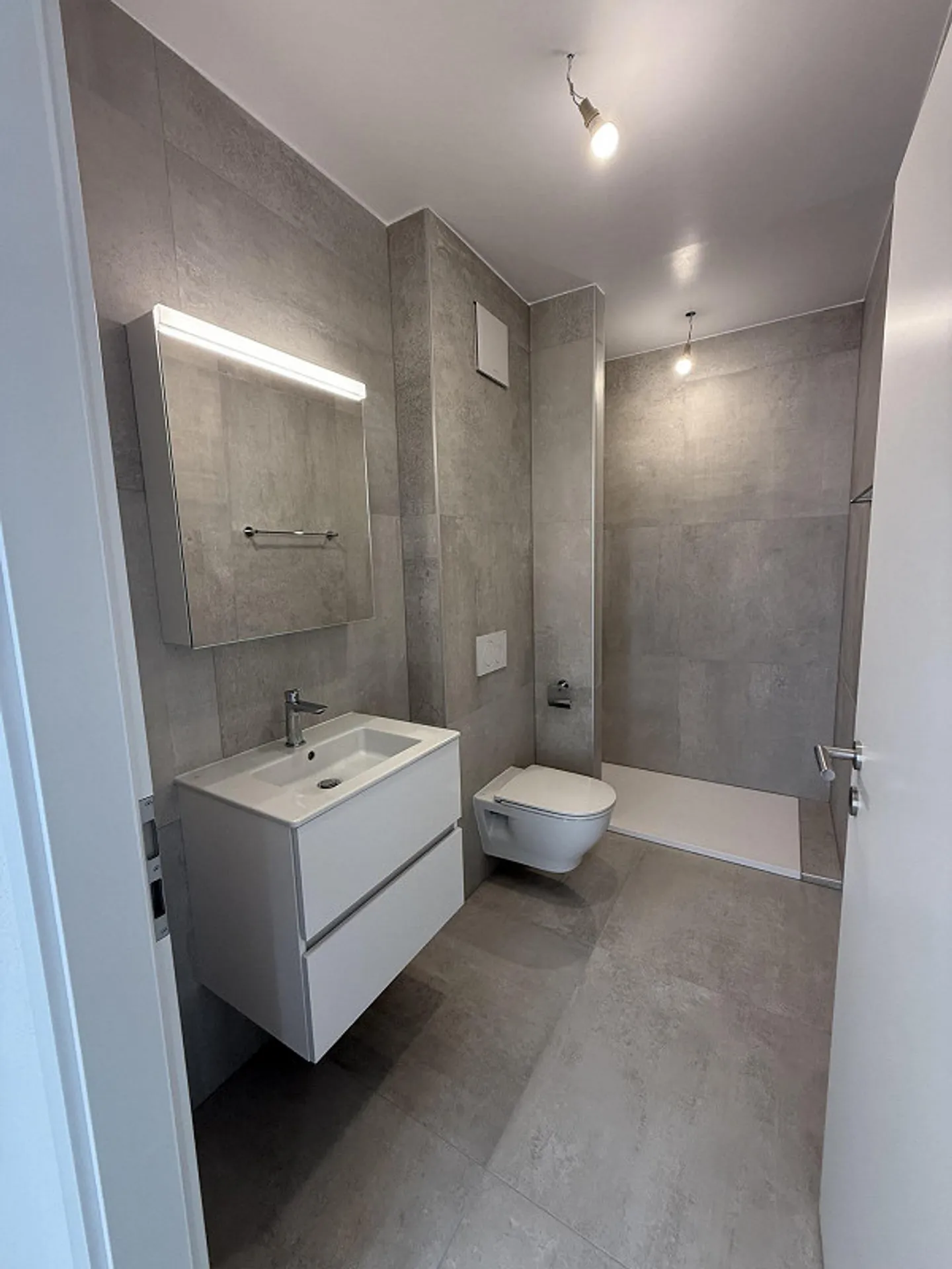 NEW - Never lived in - 2.5 rooms with garden and private basement - Photo 6 of 14