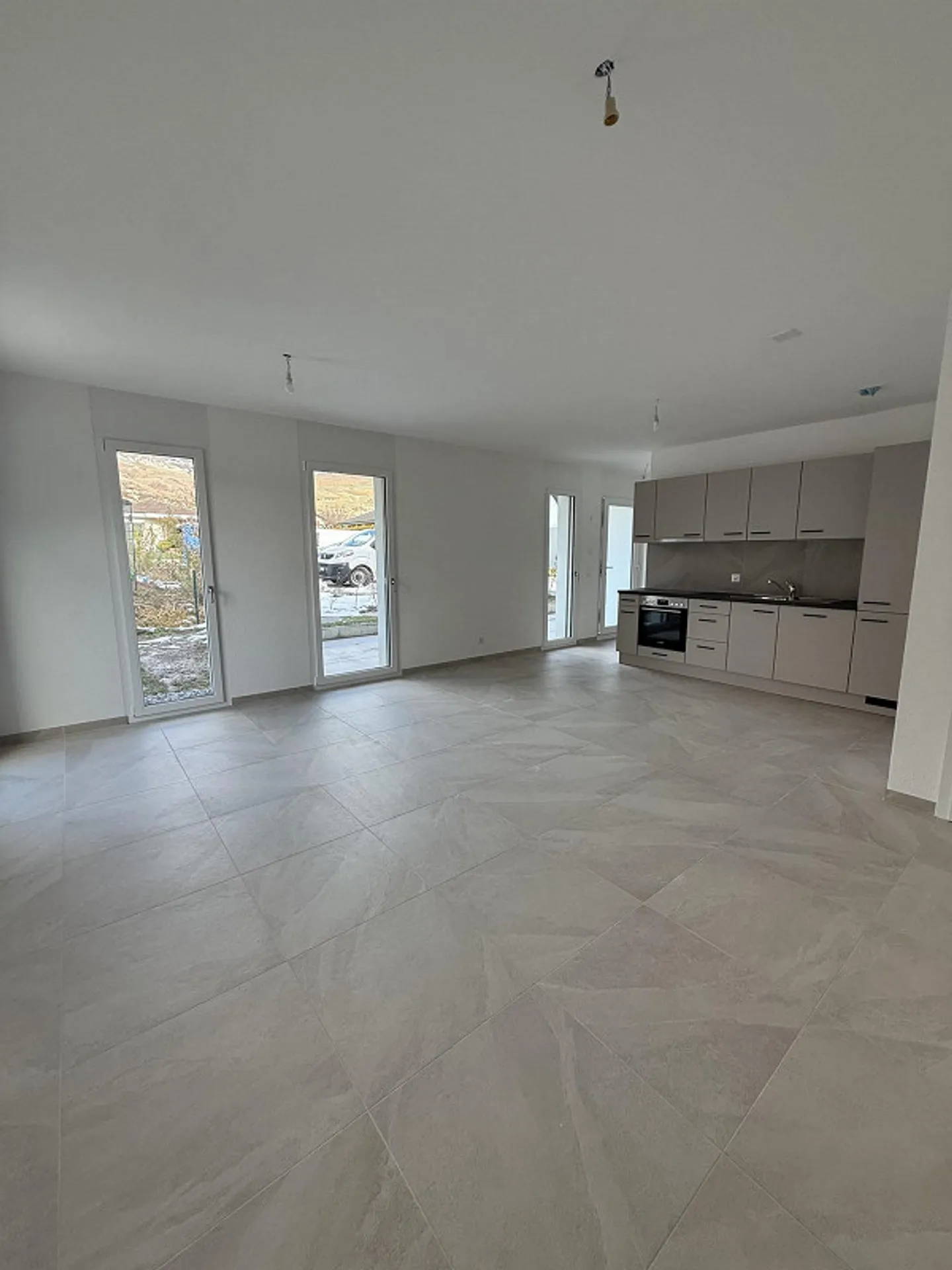 NEW - Never lived in - 2.5 rooms with garden and private basement - Photo 1 of 14