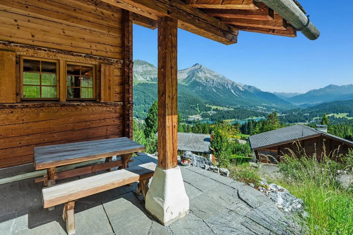 Maissen Holiday Home in Valbella with Panorama and Ski-in/Ski-out Location - Photo 2 of 6