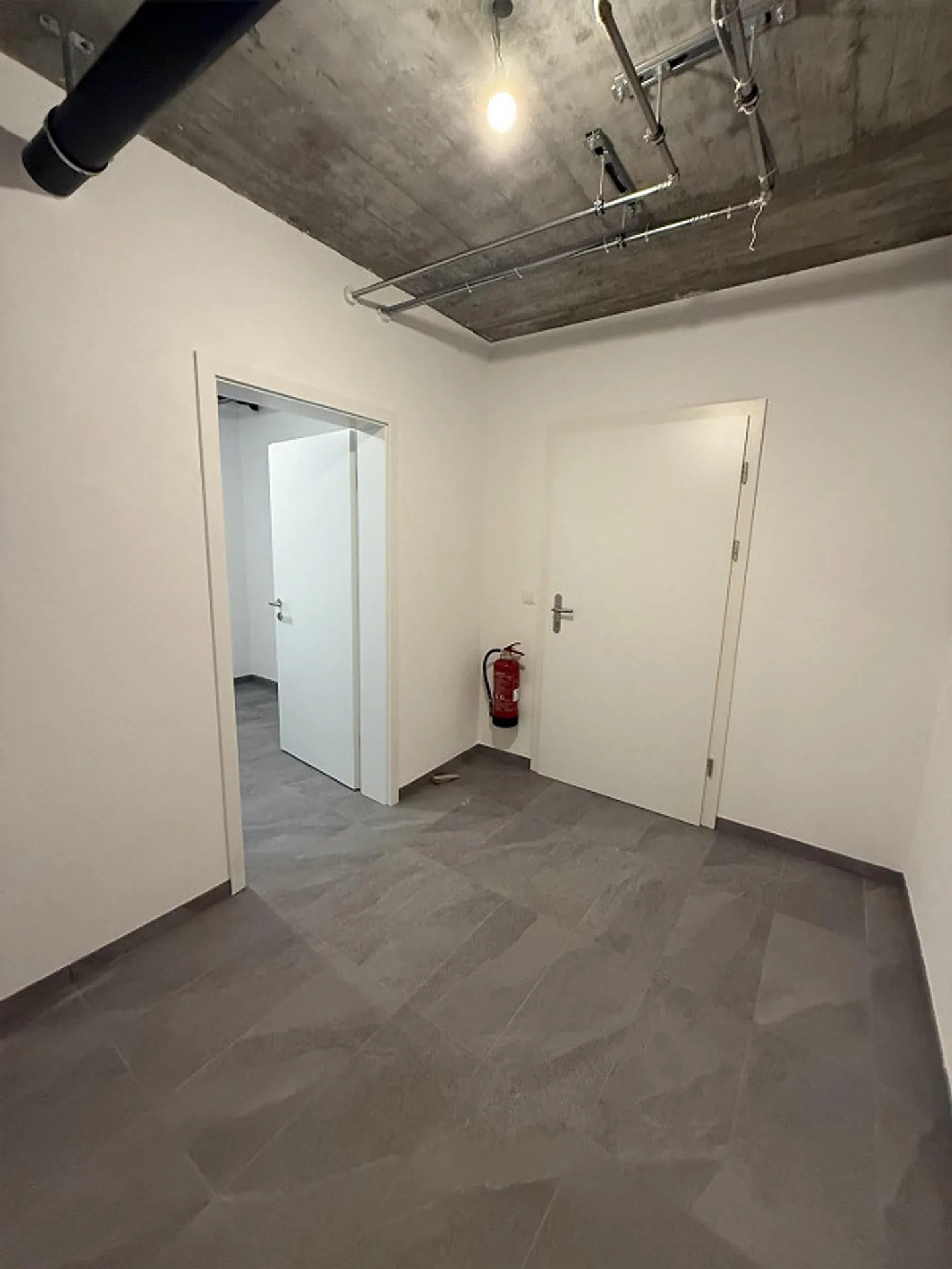 NEW - Never lived in - 2.5 rooms with garden and private basement - Photo 11 of 14