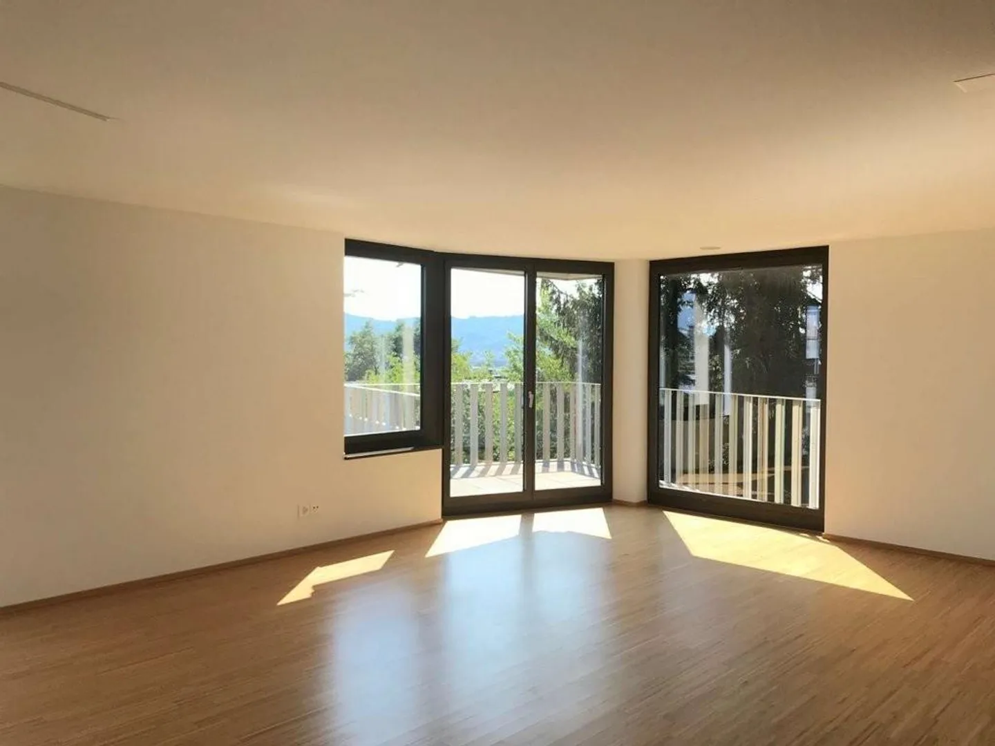 In una posizione soleggiata... - Foto 2 di 7