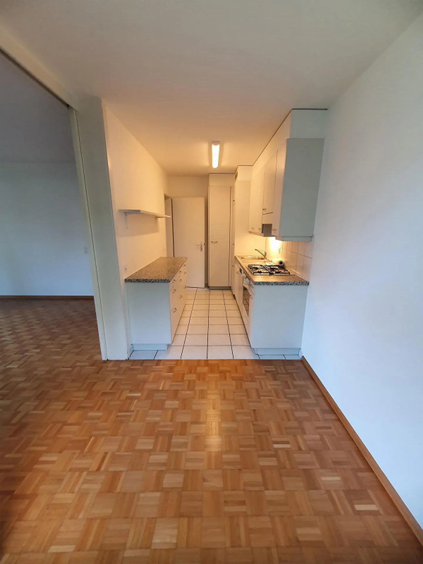 Appartement lumineux et spacieux de 4,5 pièces à Allschwil - Photo 4 sur 13