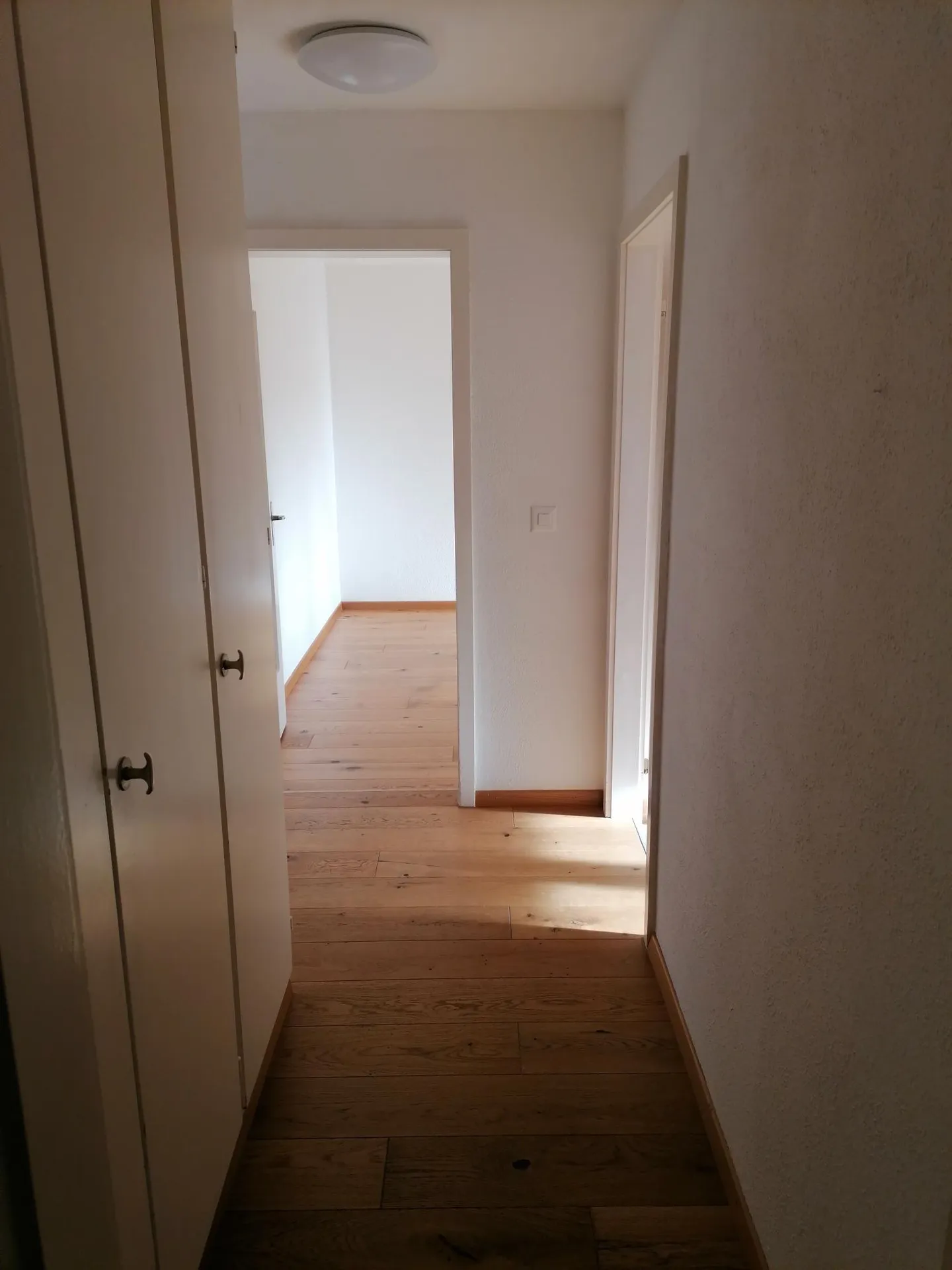 Well-maintained bright 2-room apartment - Photo 4 of 8