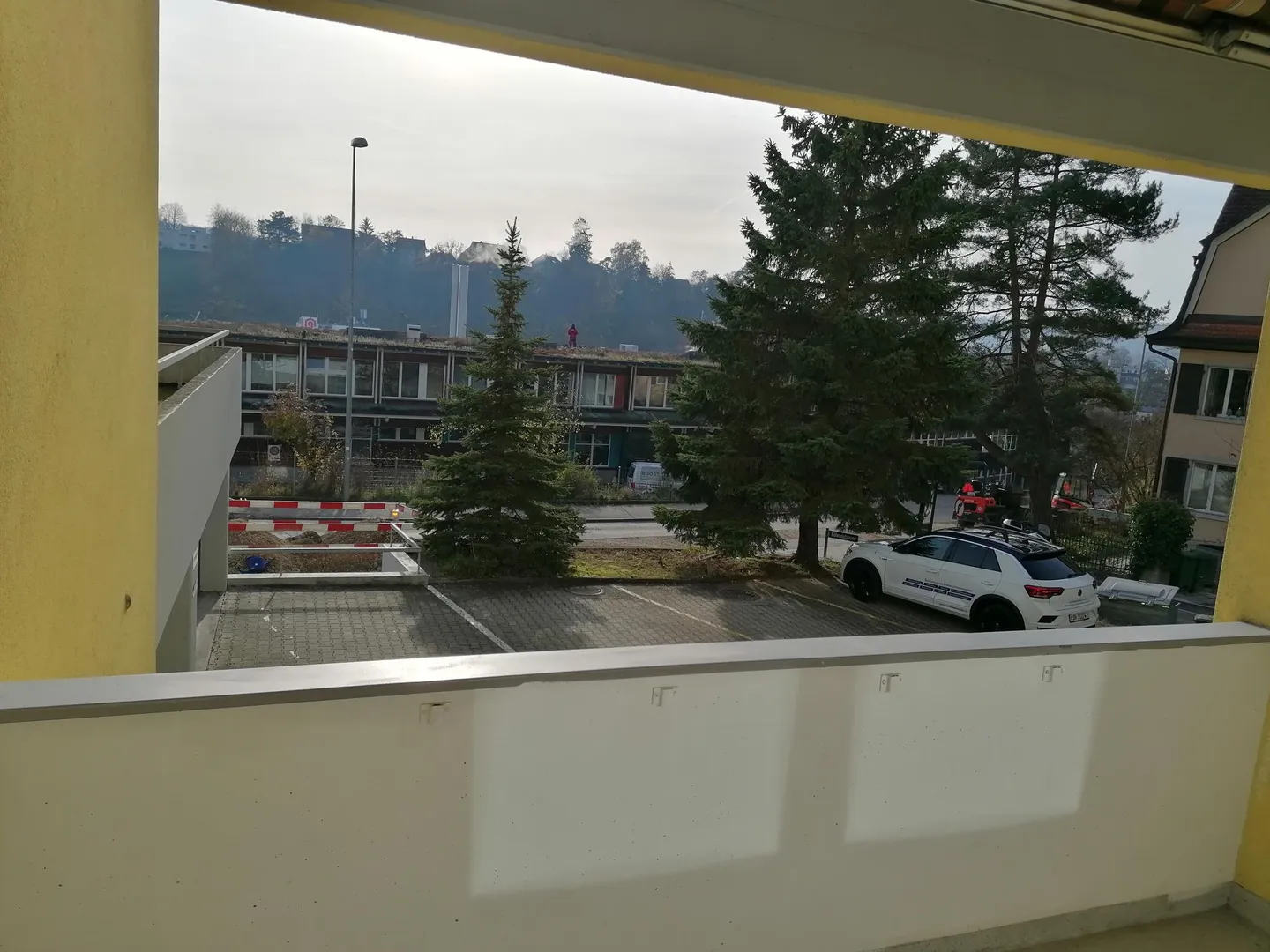 Well-maintained bright 2-room apartment - Photo 7 of 8