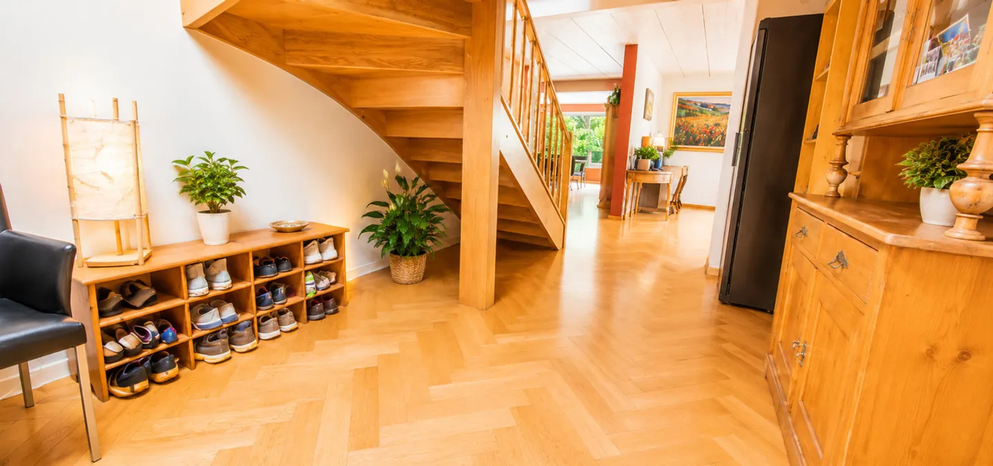 Bella proprietà di 7 stanze con ampi spazi abitativi e giardino superbo - Foto 10 di 20