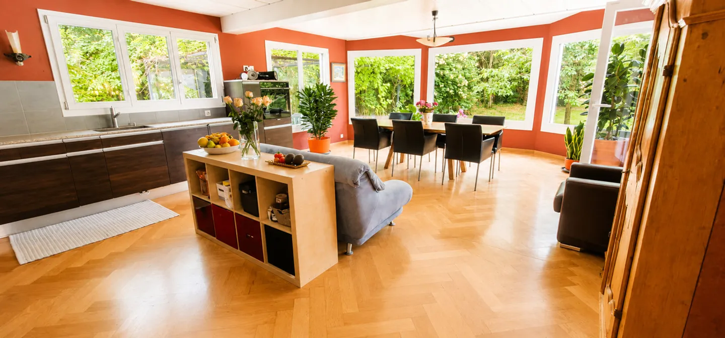Bella proprietà di 7 stanze con ampi spazi abitativi e giardino superbo - Foto 11 di 20